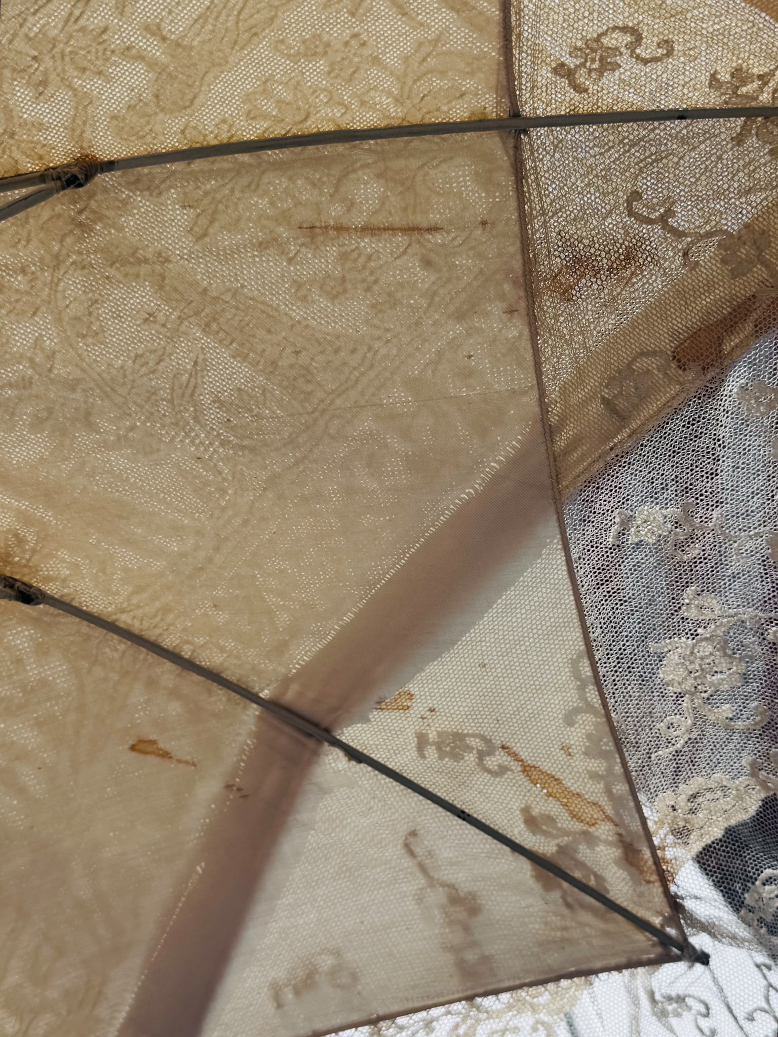 Antique Late Victorian/ Edwardian Lace Parasol with Carved Wooden Handle, c. 1890–1915 (MT2617)