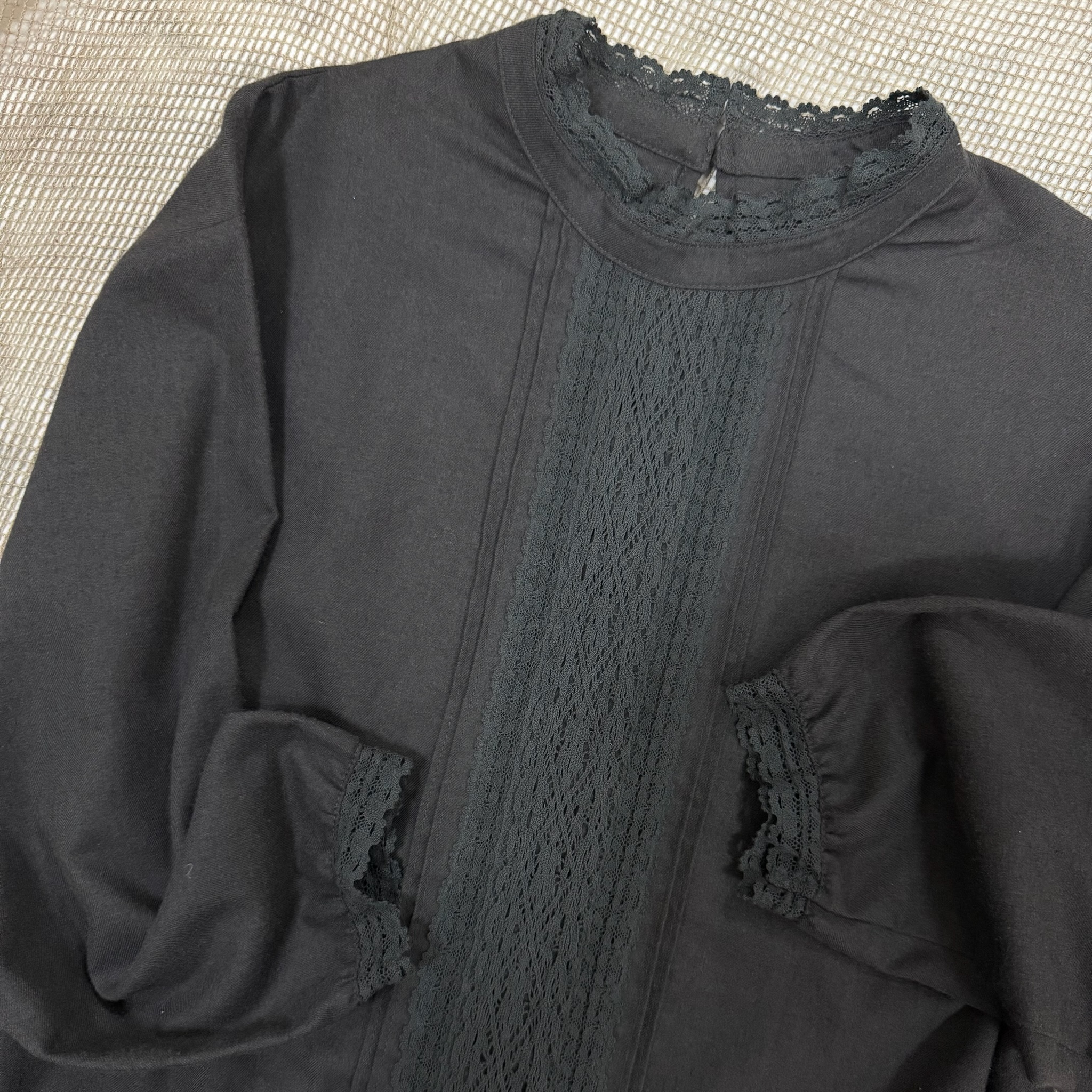 Victorian Style Pintuck Lace Trim Mock Neck