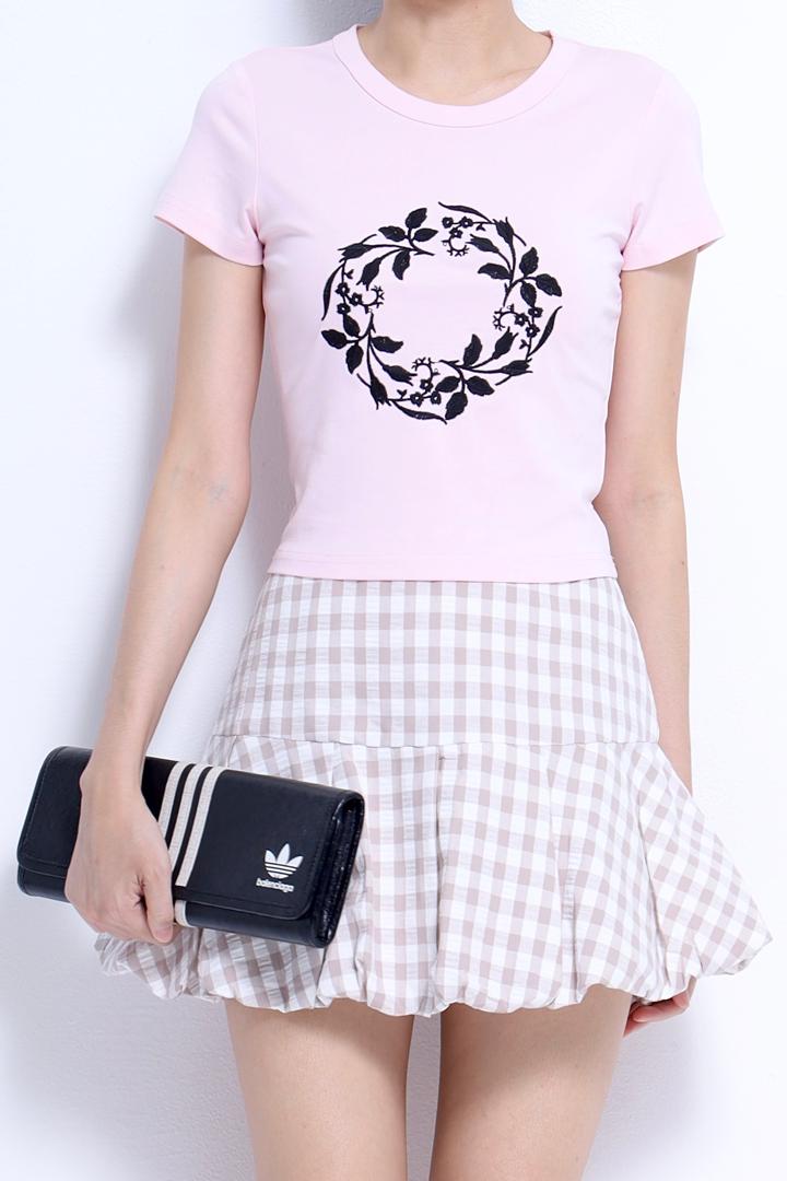 CB2768 Floral Wreath Embroidered Crop Tee