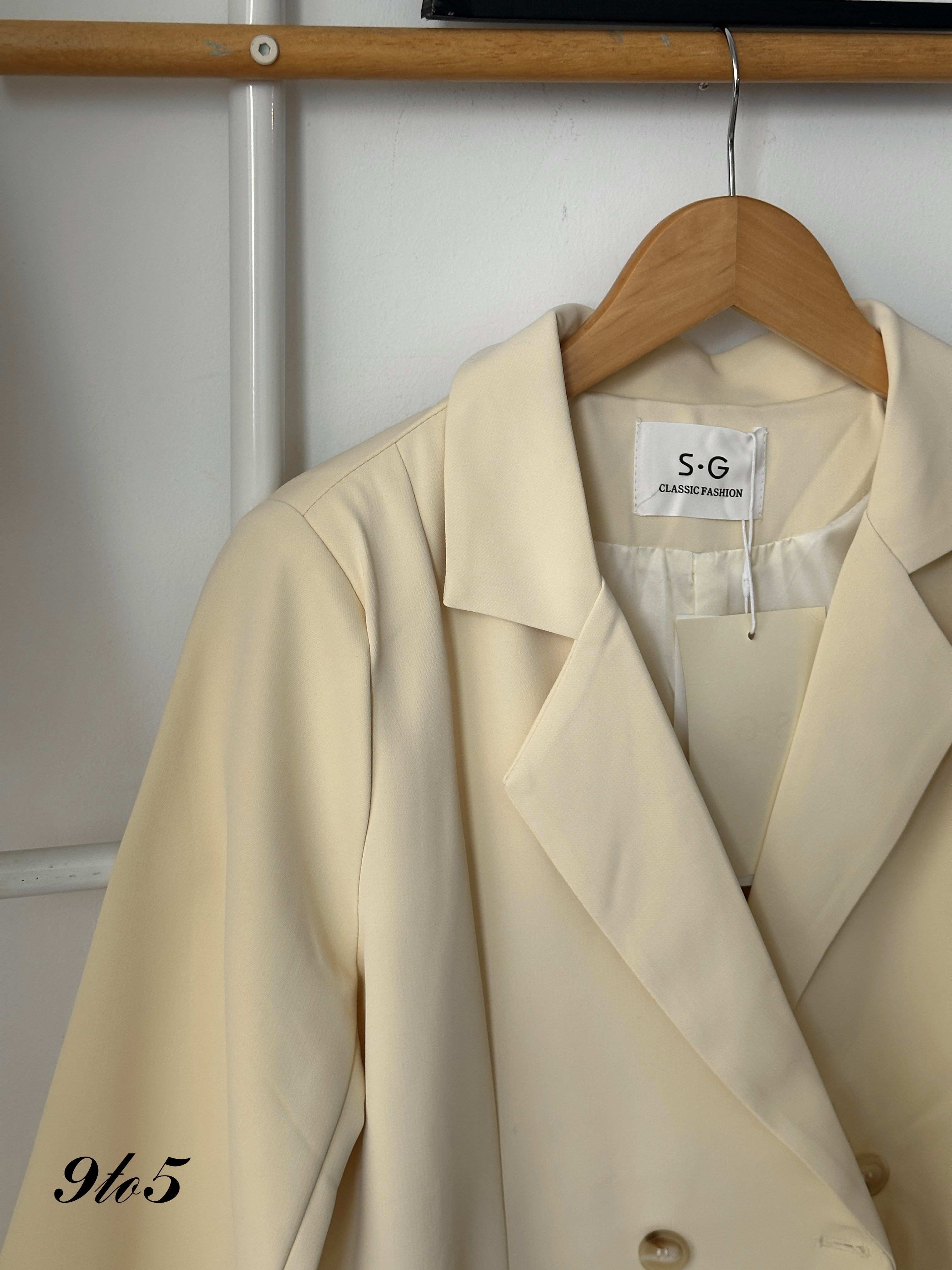 T4023 Long Sleeve Blazer - Cream