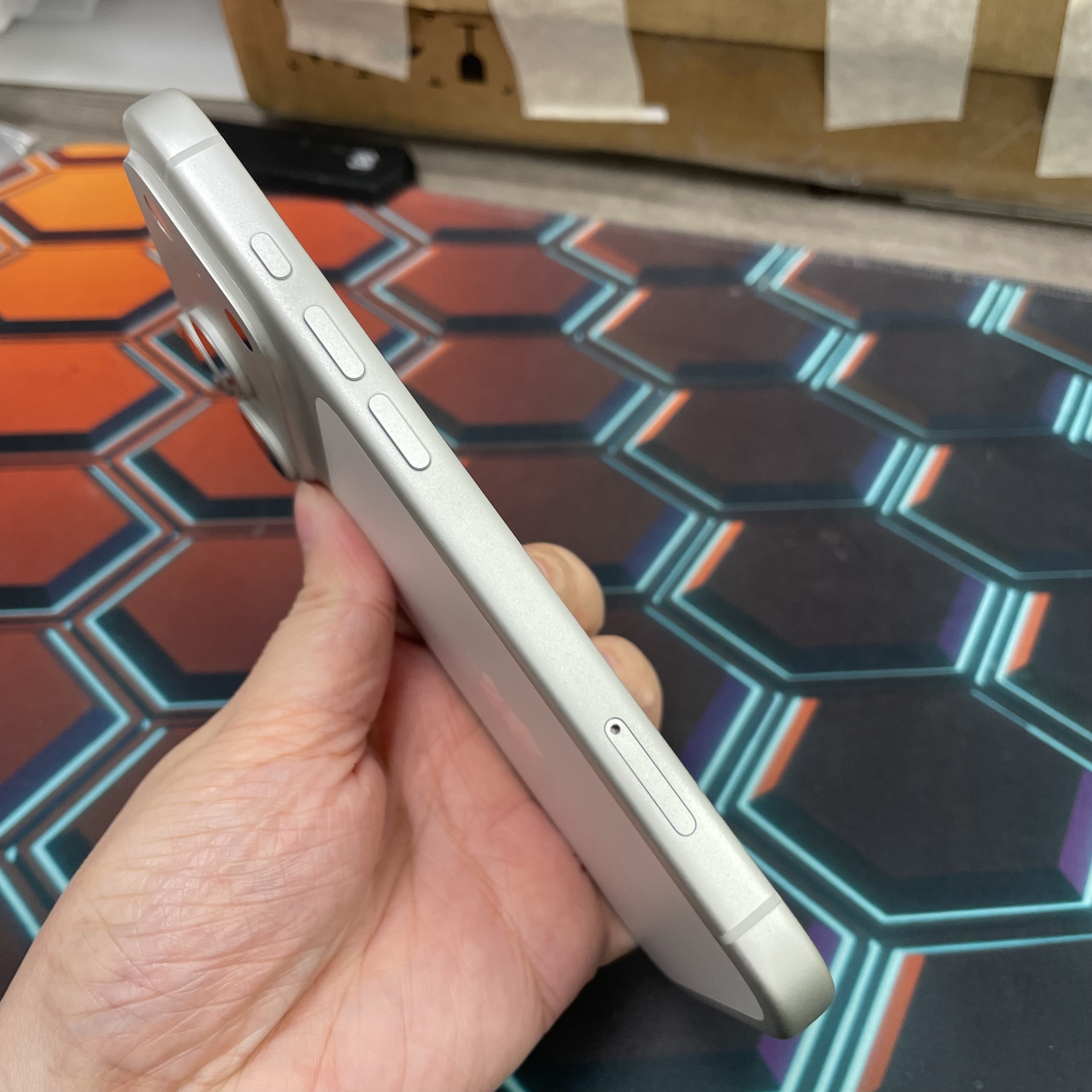 *8368 17 pro 完美機 256GB 電93 銀色 sliver