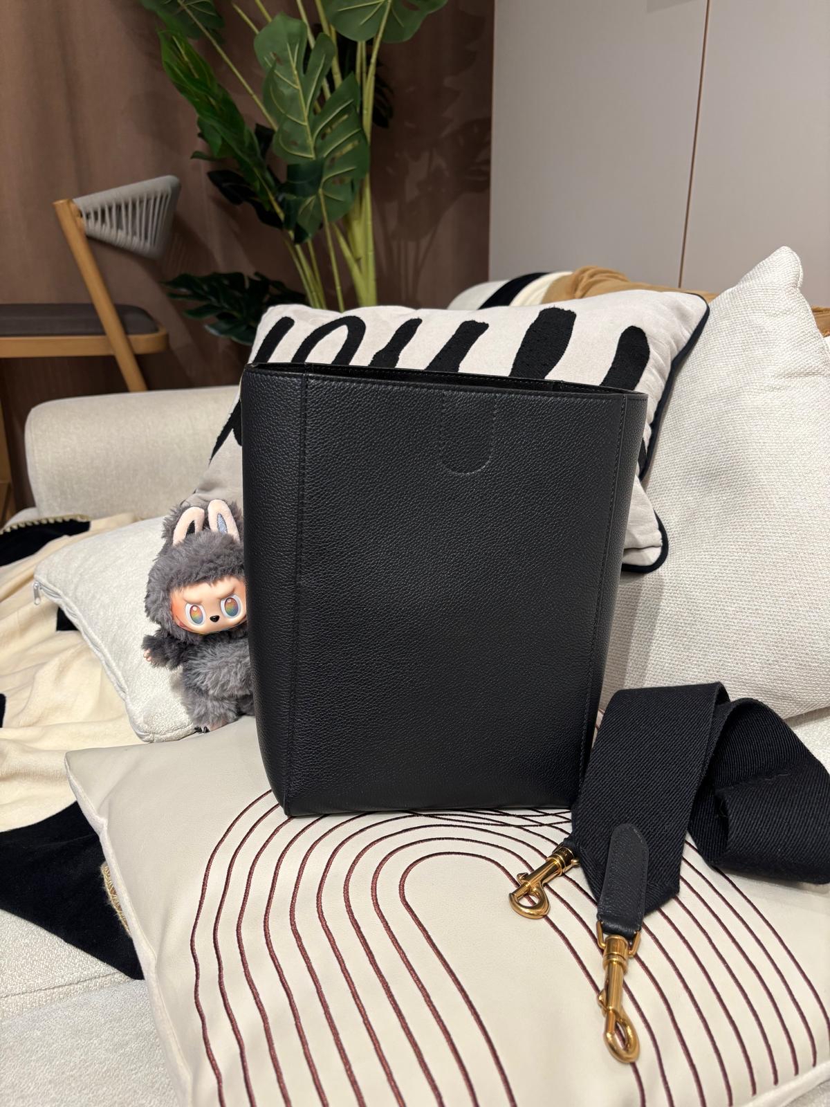 Celine sangle small bucket 黑色牛皮 New Logo 100%Authentic,98%new ✅strap✅塵袋 