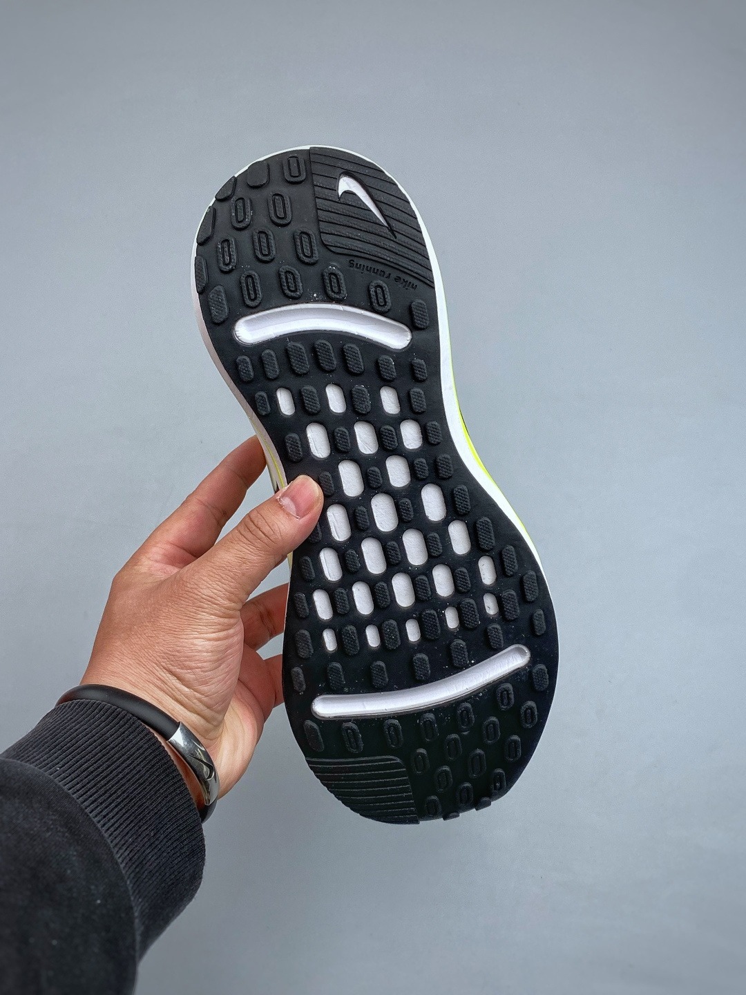 Nike Journey Run 運動鞋