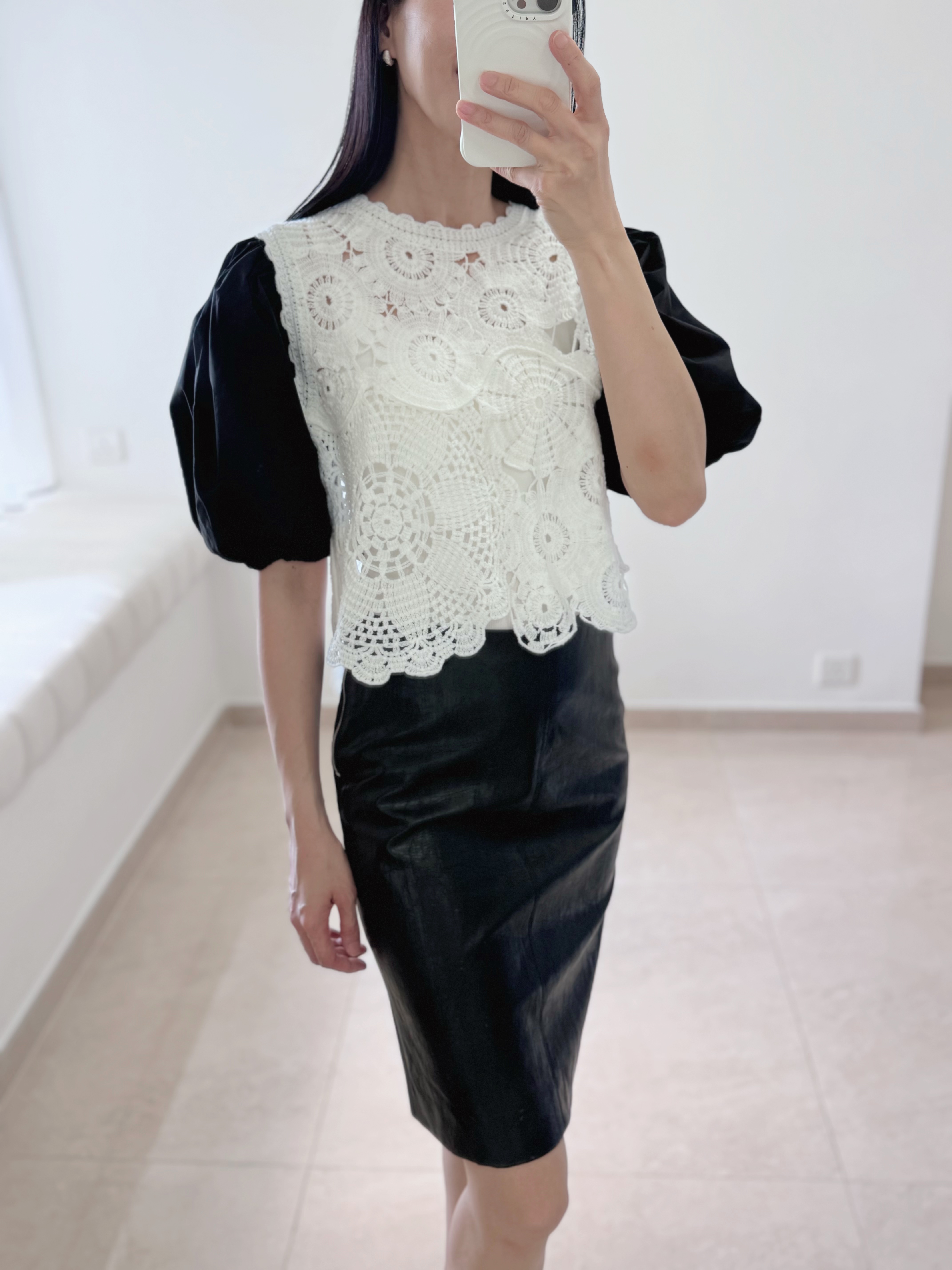 Crocheted puff sleeves blouse (Ivory)