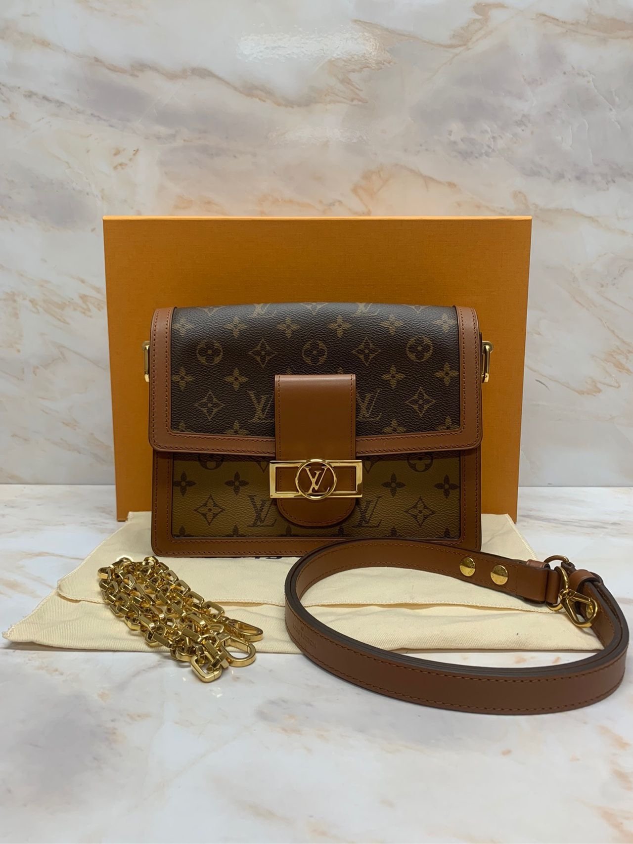 Pre-owned LOUIS VUITTON  DAUPHINE REVERSE CROSSBODY BAG IN MONOGRAM COATED CANVAS, GOLD HARDWARE/ Product Code: 2472412