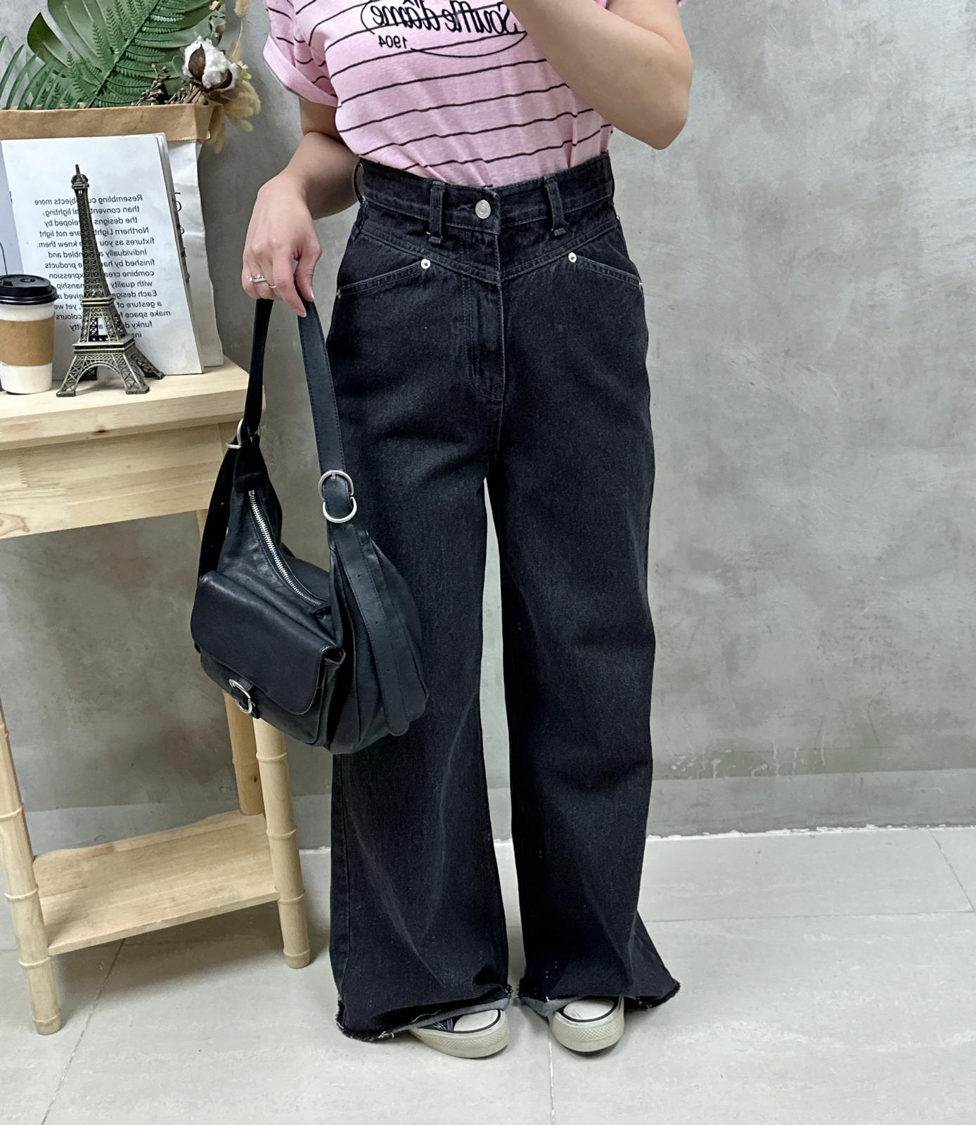 U05 拼色領橫間Top