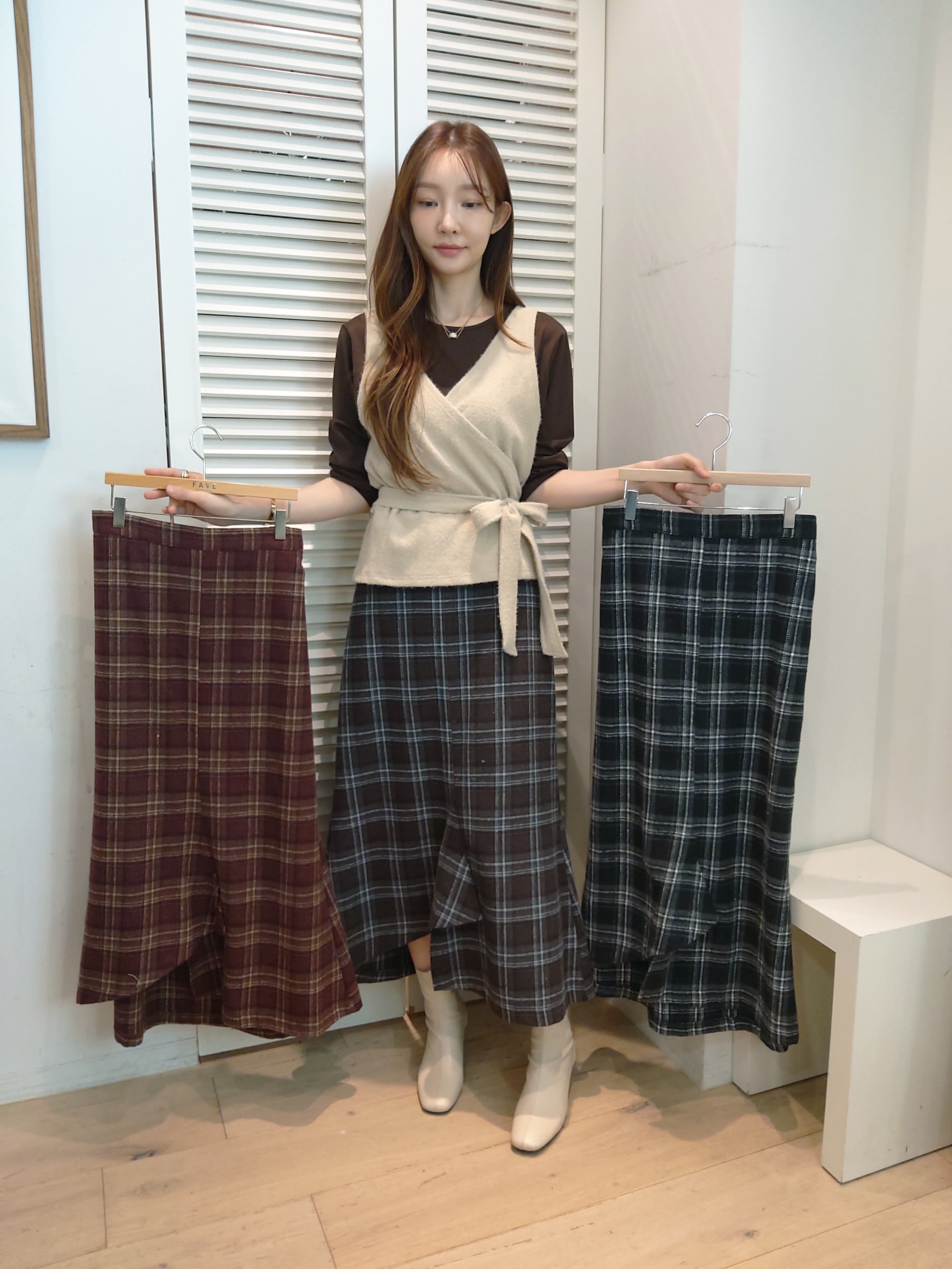 FV31_01 魚尾格仔長SK  (3色)