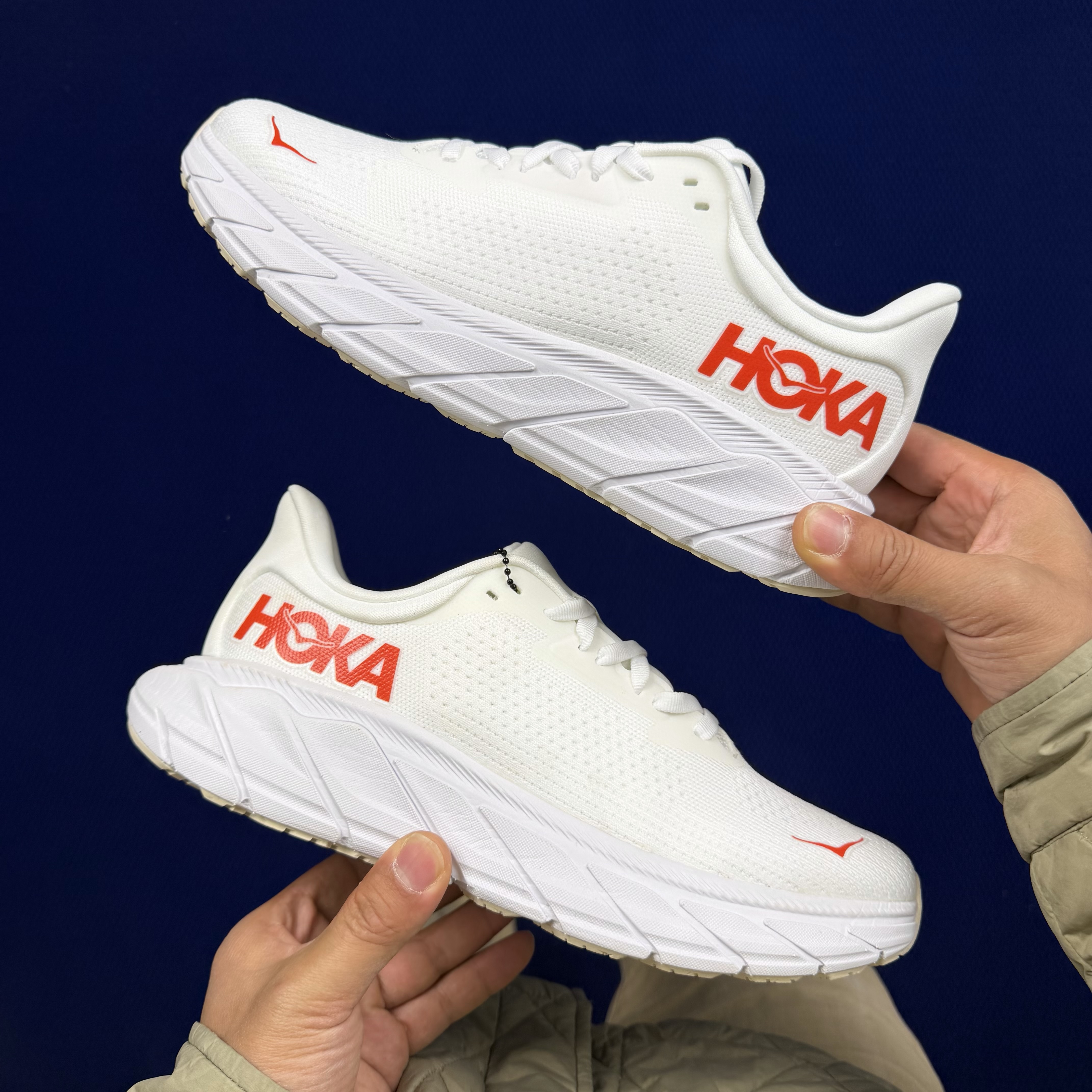Hoka One One Arahi 7