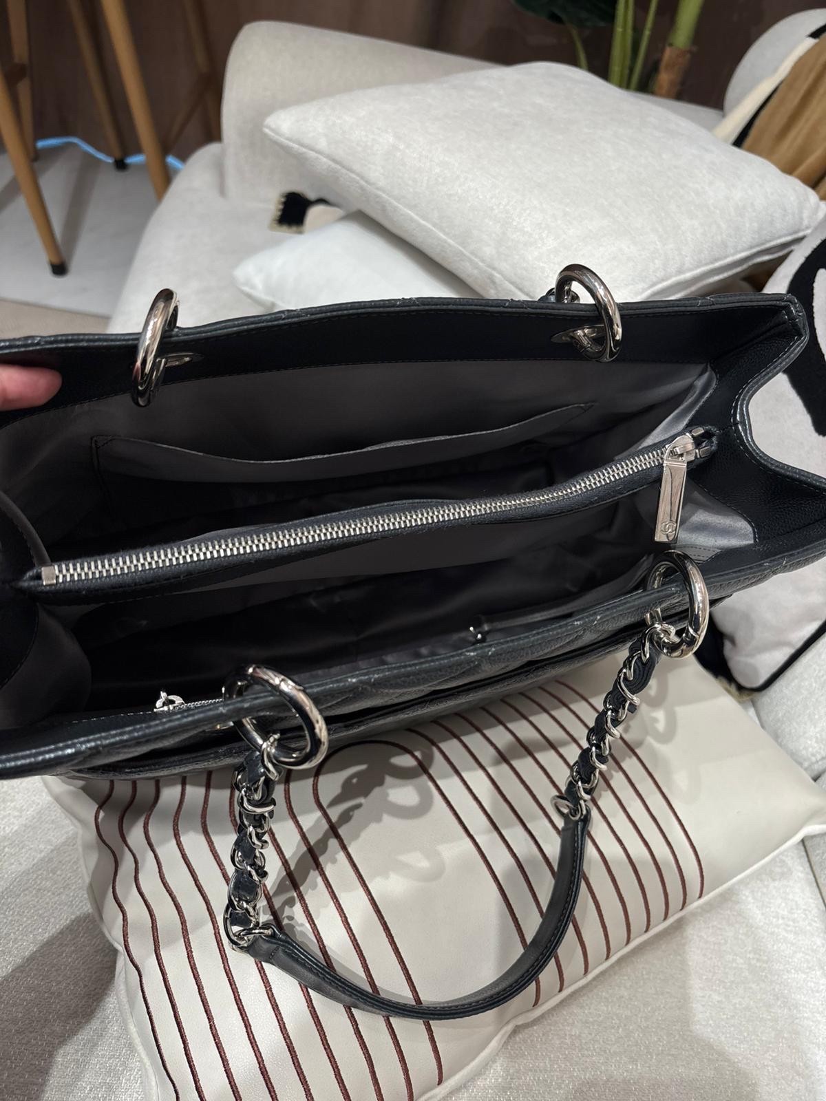 Chanel Gst grand shopping tote bag 100%Authentic, 95%New  ✅18card✅Dust bag