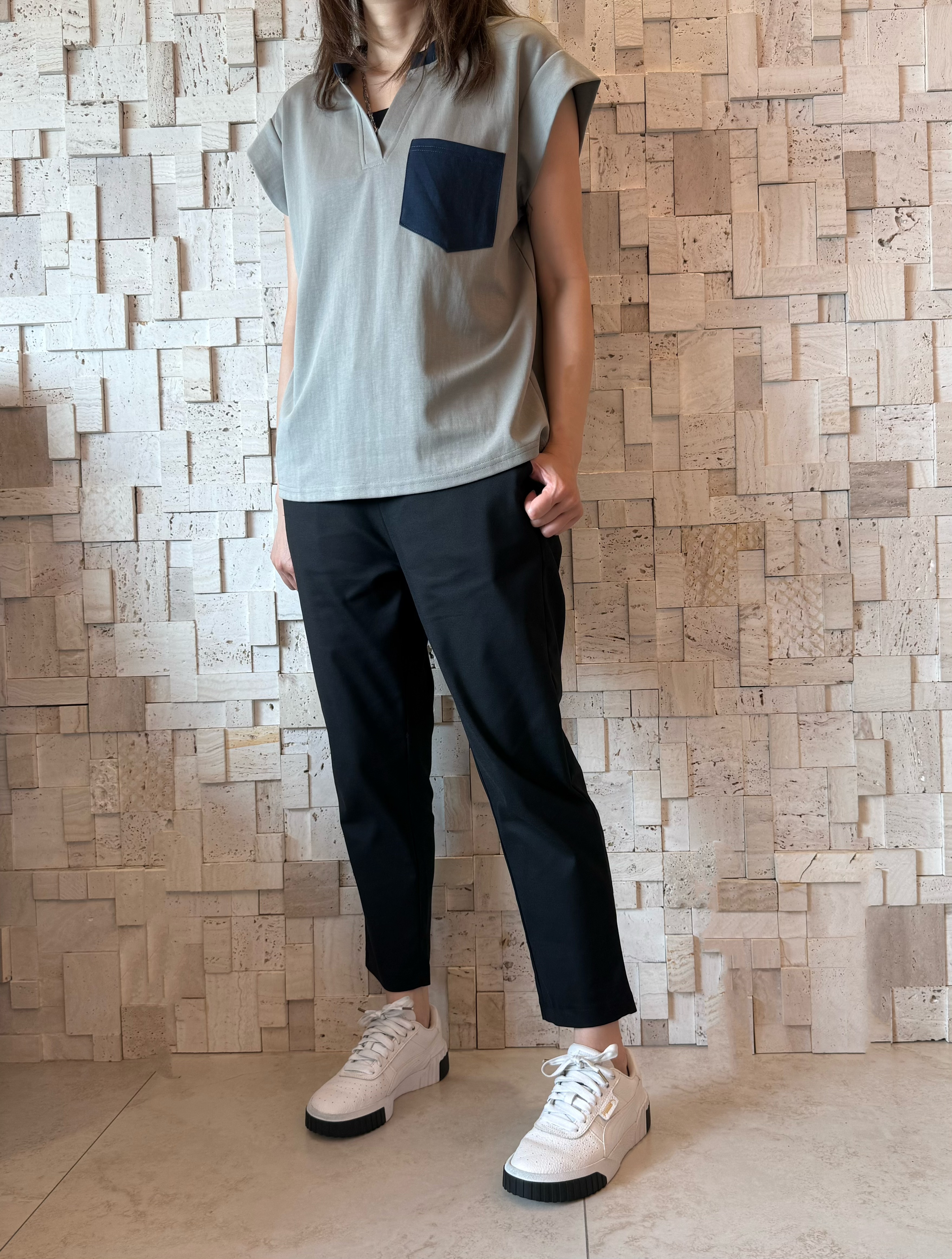 #2086 撞色邊V領Top✨