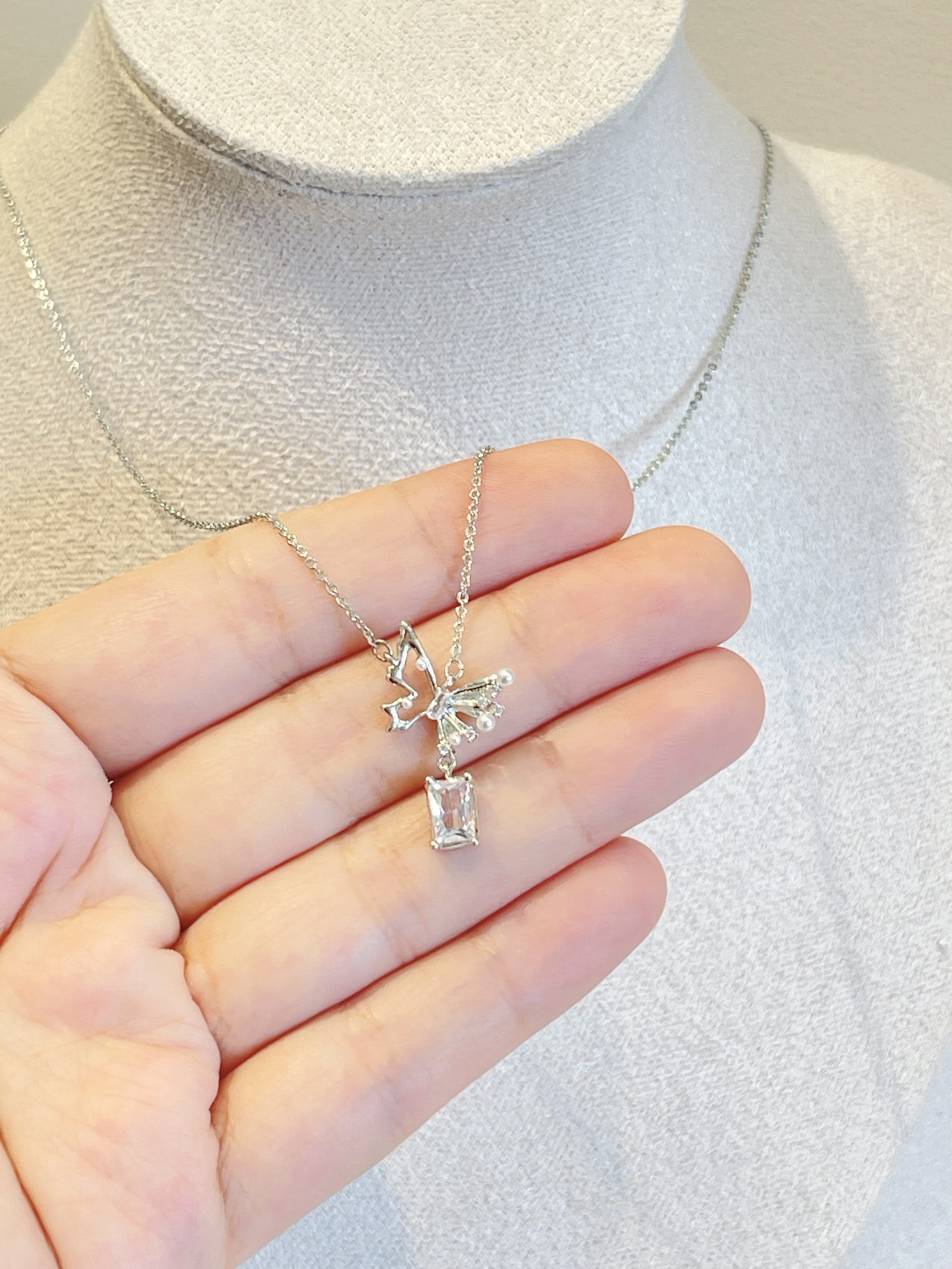 方糖锆石小珍珠蝴蝶项链