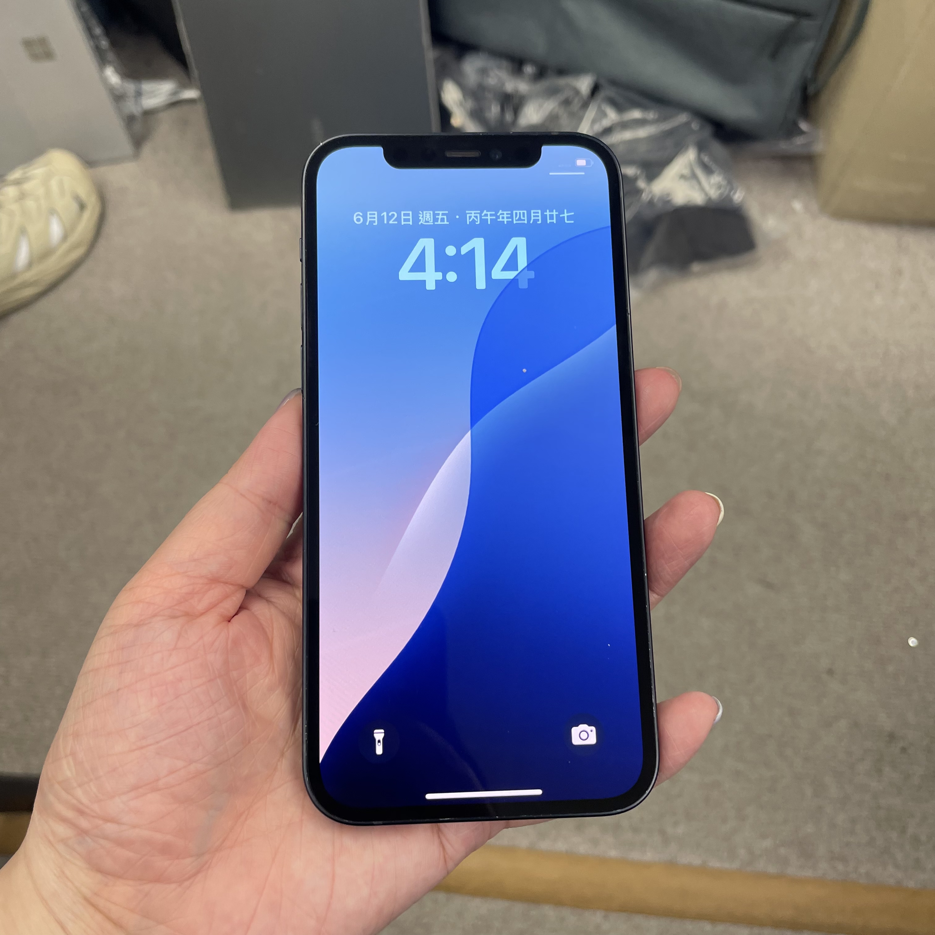 *6751 12 勁靚機 128GB 電84 黑色 black