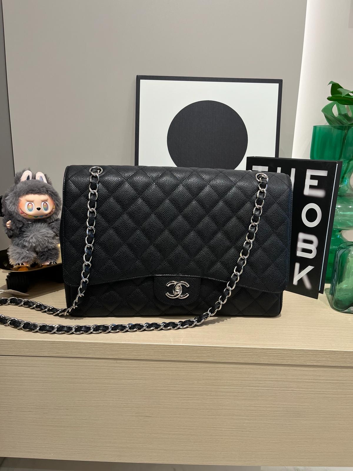 Chanel classic flap 33cm maxi jumbo 黑色荔枝牛皮銀扣100%Authentic,98%new ✅card✅防塵袋✅box