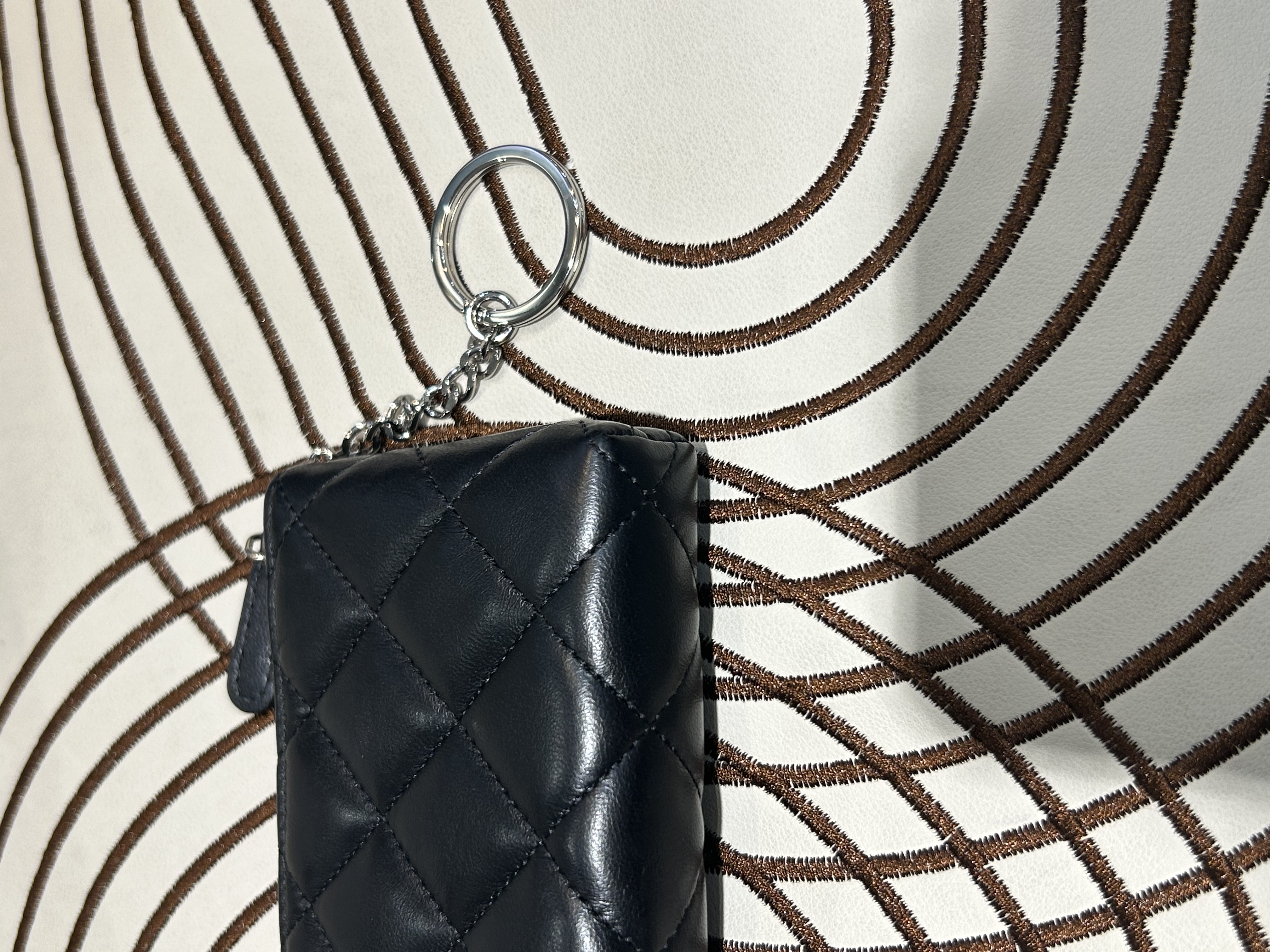 Chanel Classic CC Zip Pouch 小牛皮 100%Authentic, 98%New ☑️17Card☑️Box