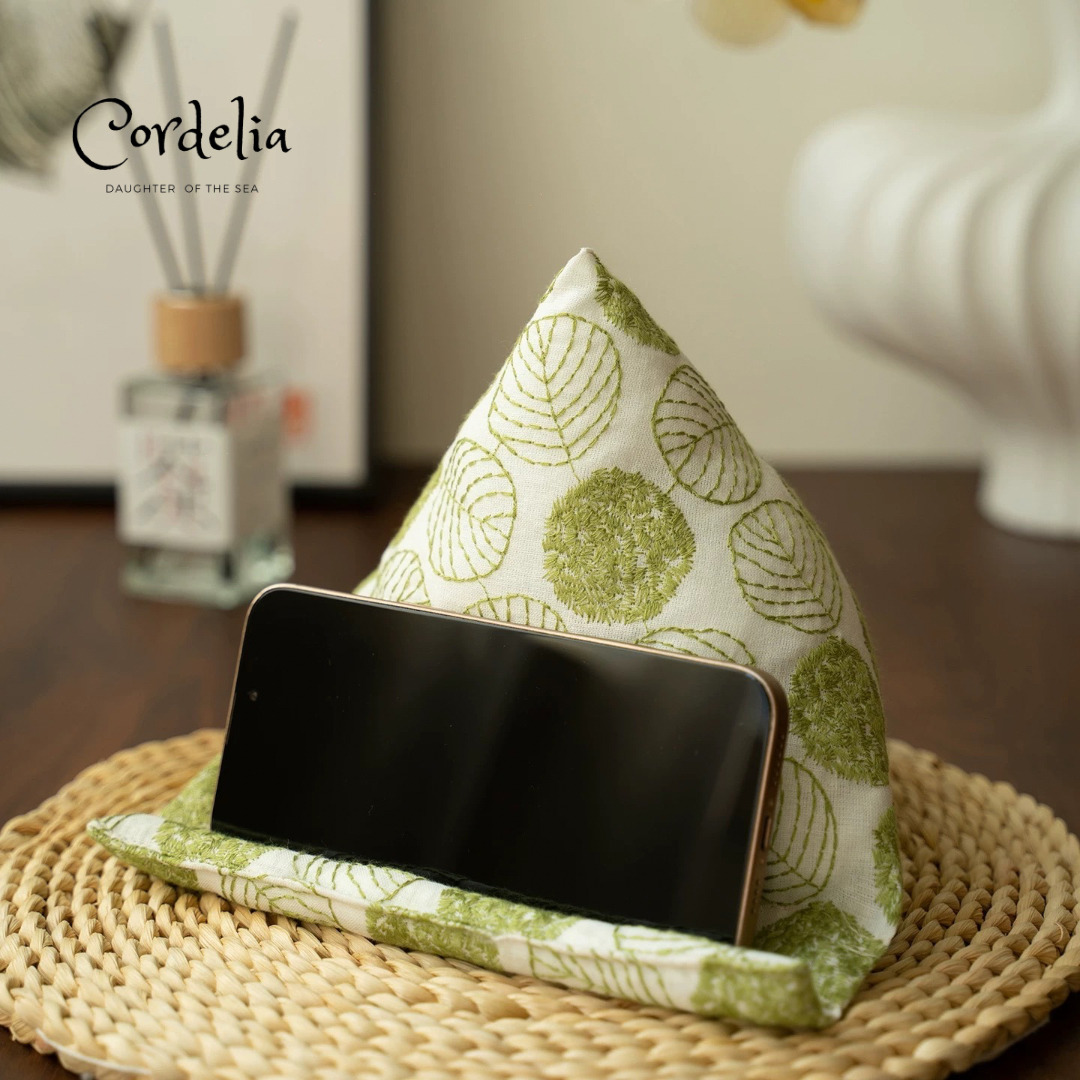 Cordelia森林之葉刺繡手機枕