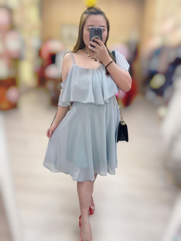 TT647 荷叶吊带露肩短礼服