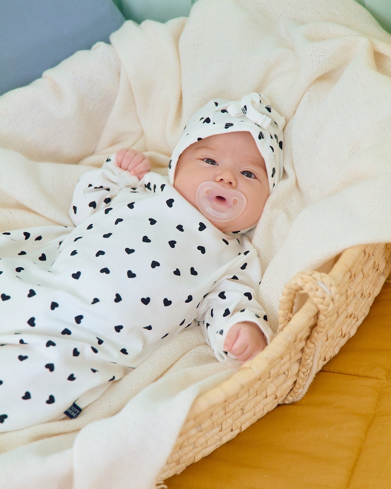 OOTT | (bebe) Petit Heart Full-Body Suit + Bonnet Set