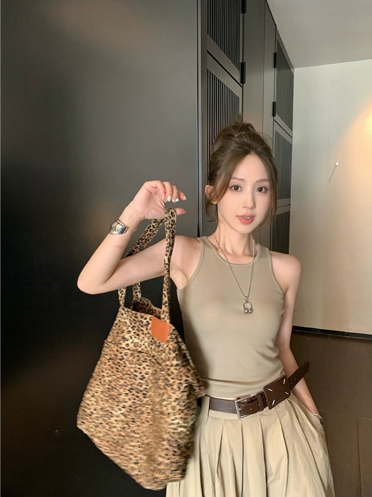 Victoria Tank Top + A-line Pleated Maxi Skirt 极简风圆领背心+百褶大摆半身裙两件套(附送腰带) (3 Colours)