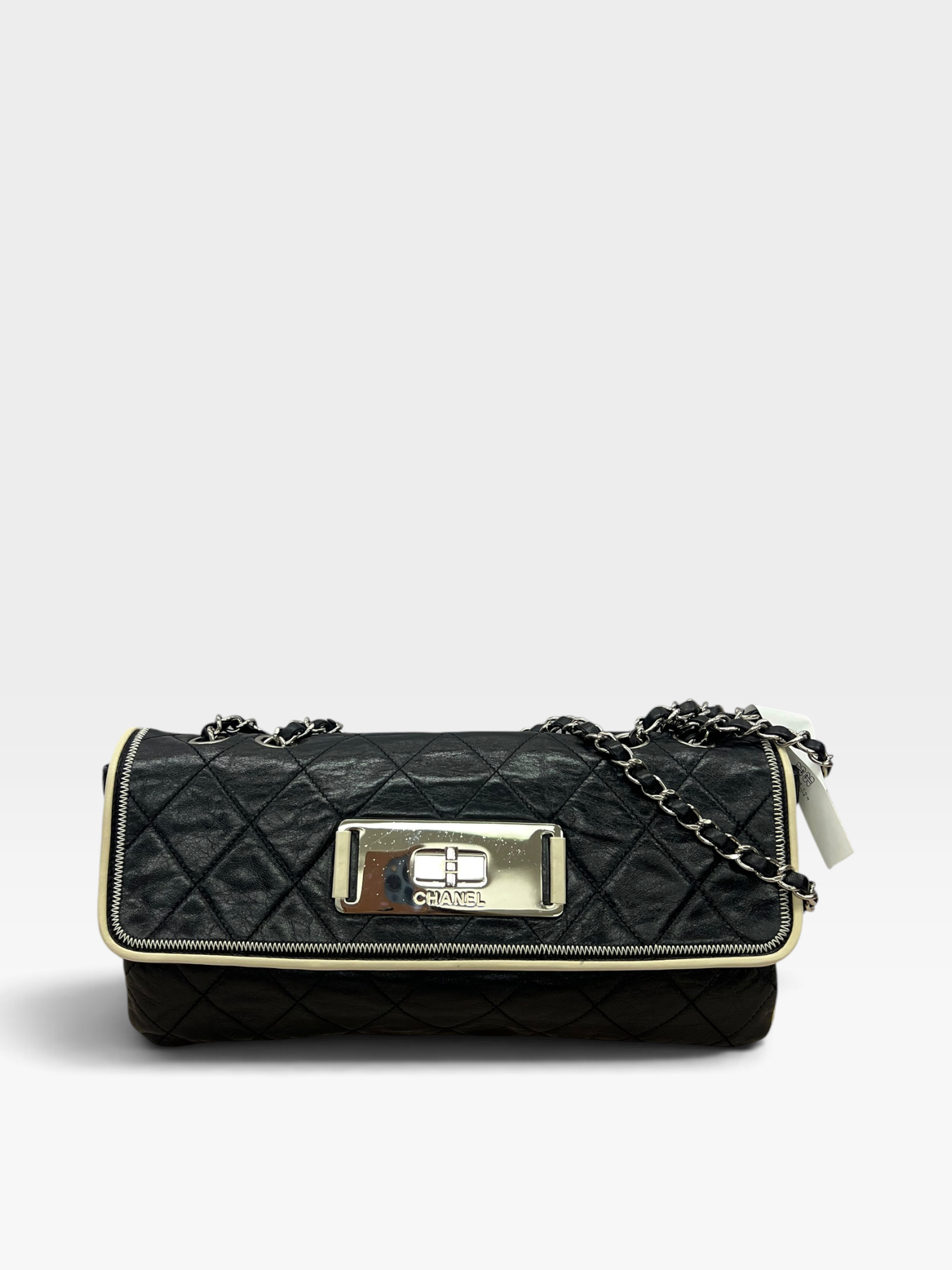 Pre-Owned CHANEL 2.55 East/West Flap Bag / Product Code: 082804