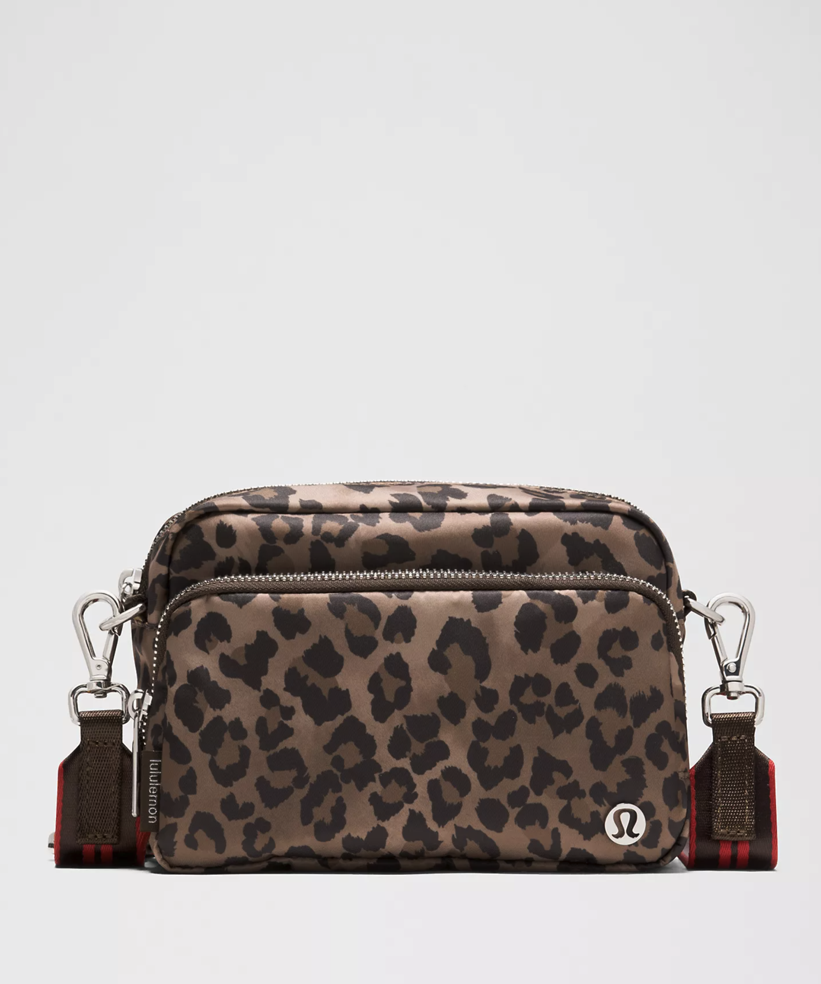  Luluemon  Everywhere Crossbody Bag 2L (Leopard)