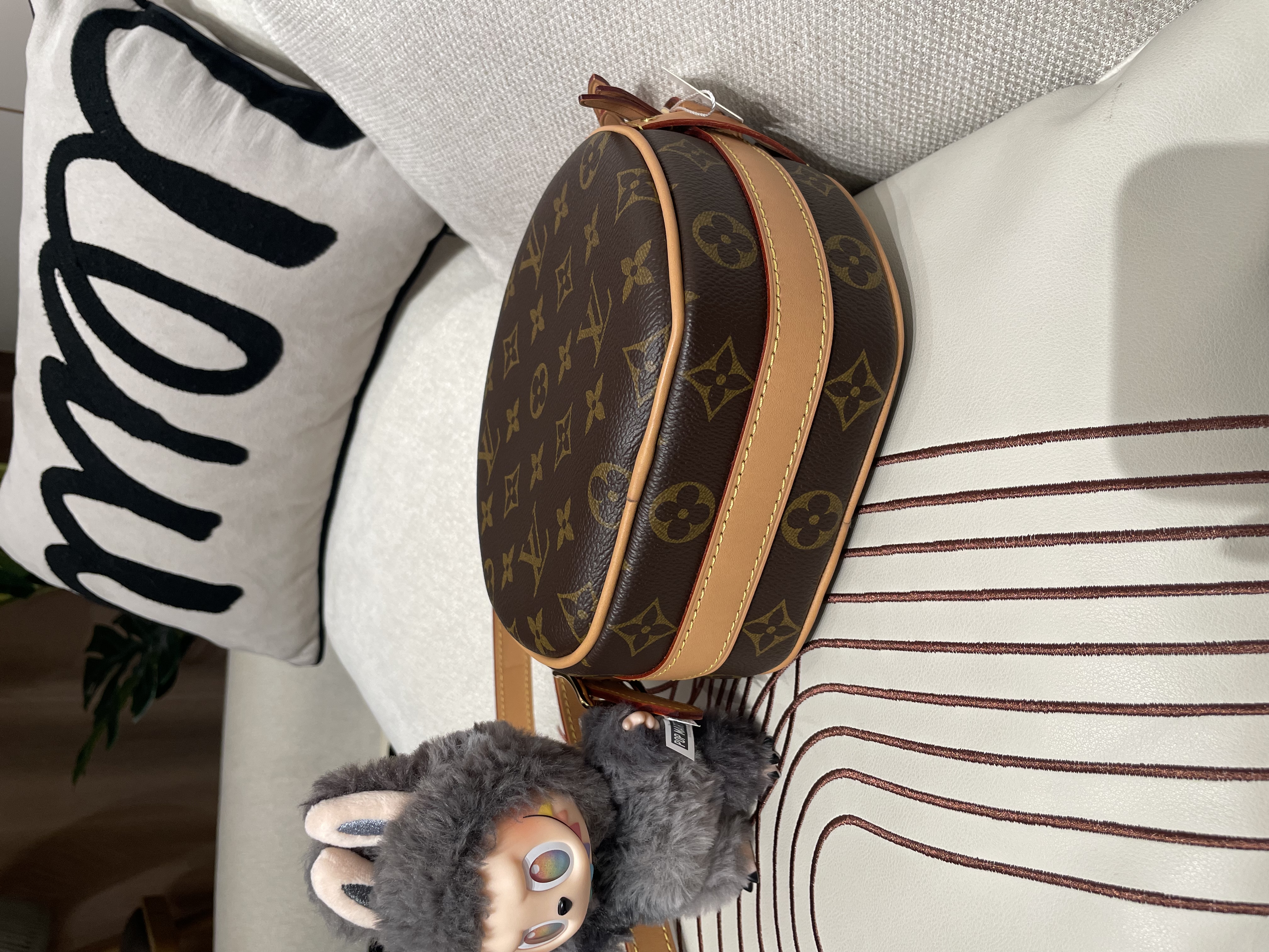 LV Boite Chapeau Souple Monogram 100%Authentic, 98%New ✅Dust bag