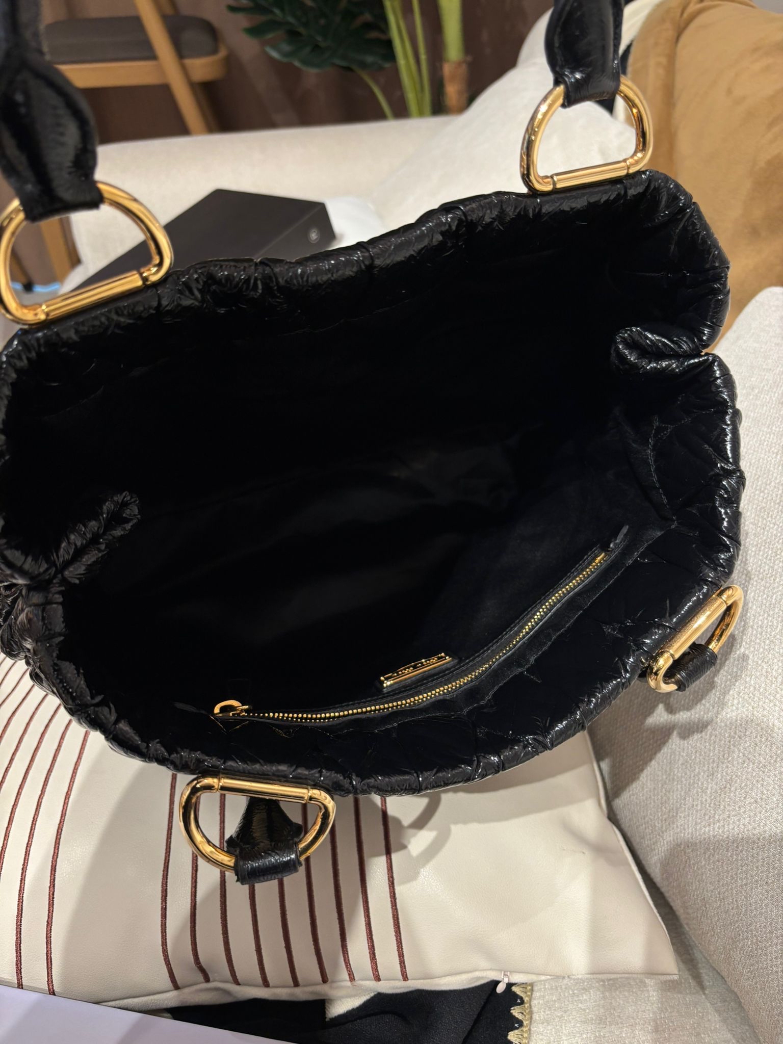 Miu Miu Shoulder Bag 100%Authentic, 98%New