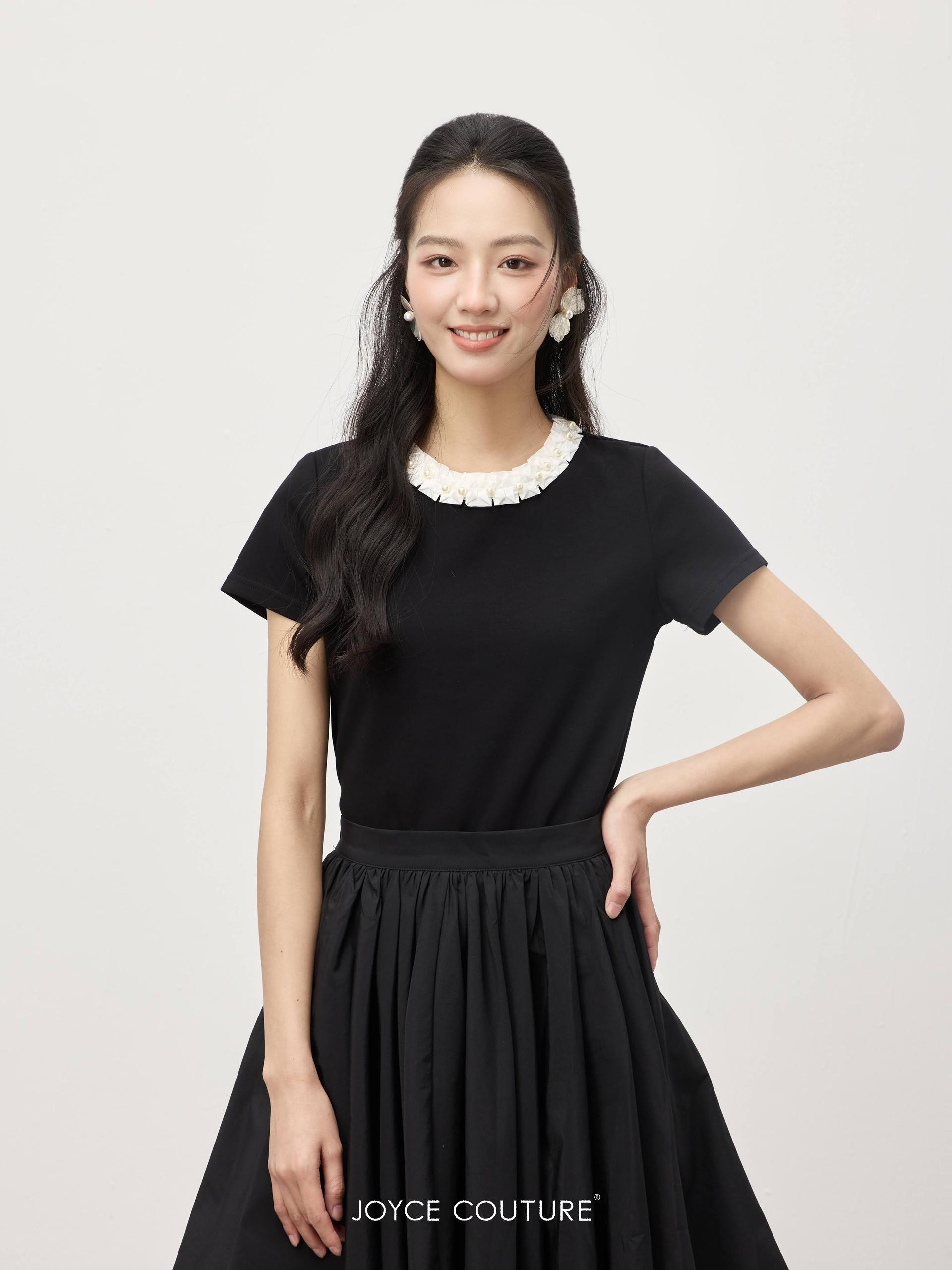 领口珍珠点缀上衣 T0187