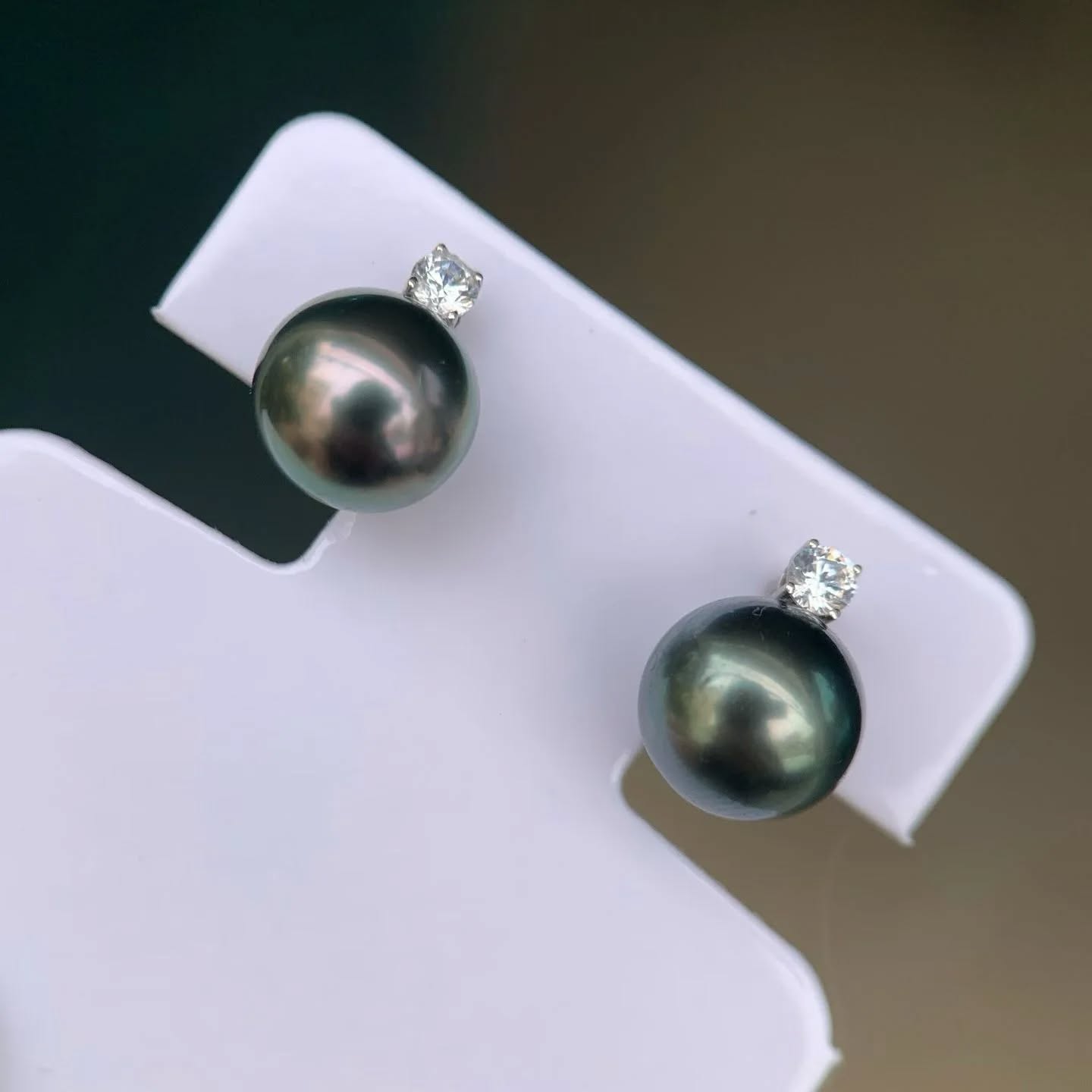 18K 王妃孔雀綠耳釘