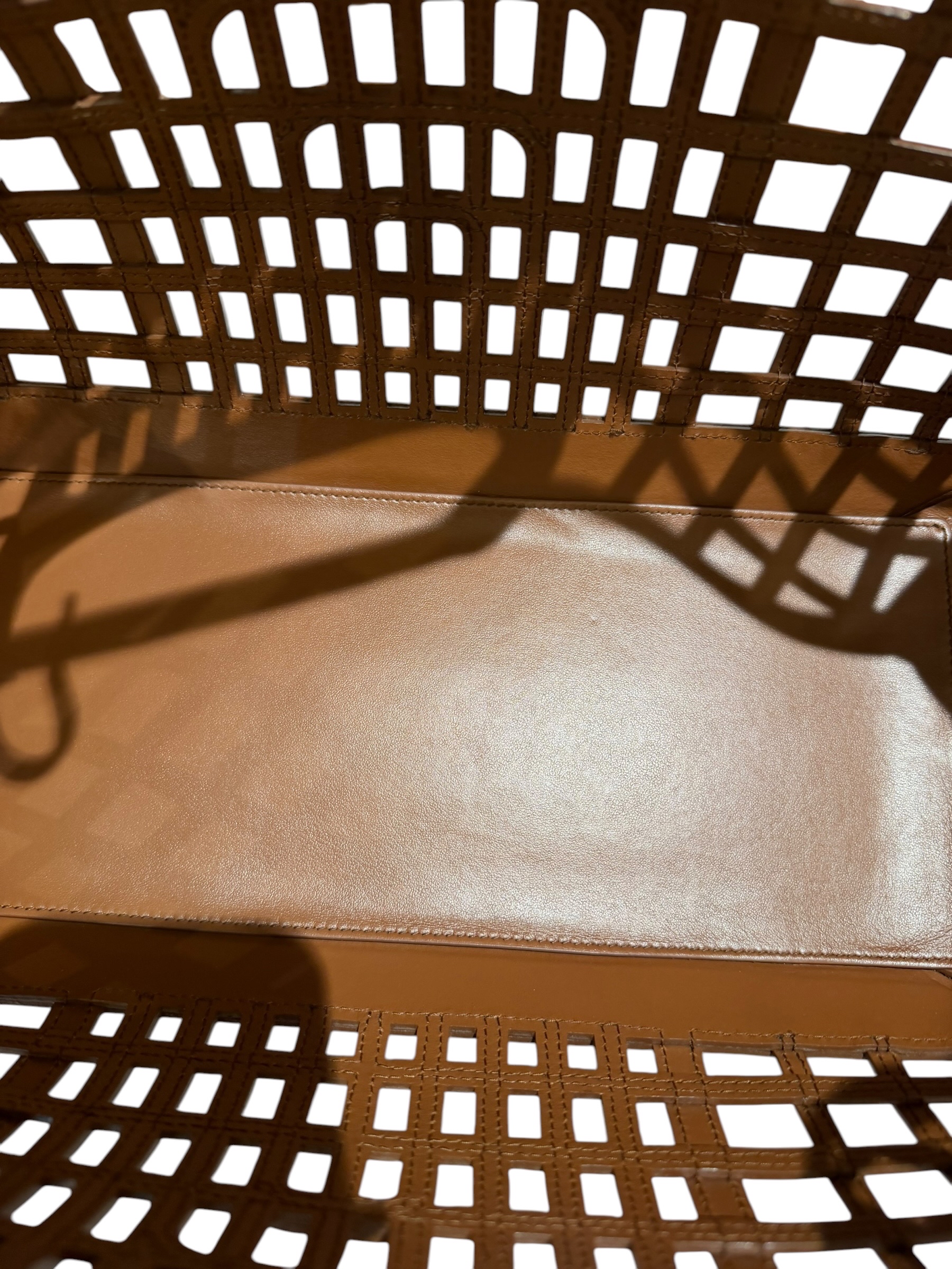 Pre-Owned MIU MIU Leather Basket / Product Code: 070305