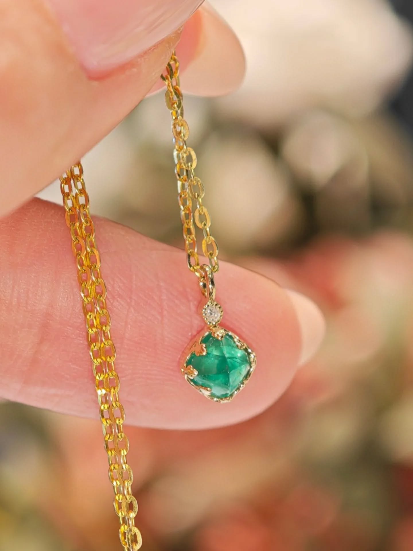 新貨來啦 66分天然祖母綠糖塔吊墜 小糖豆清爽設計 全身18k金鑽石鑲嵌