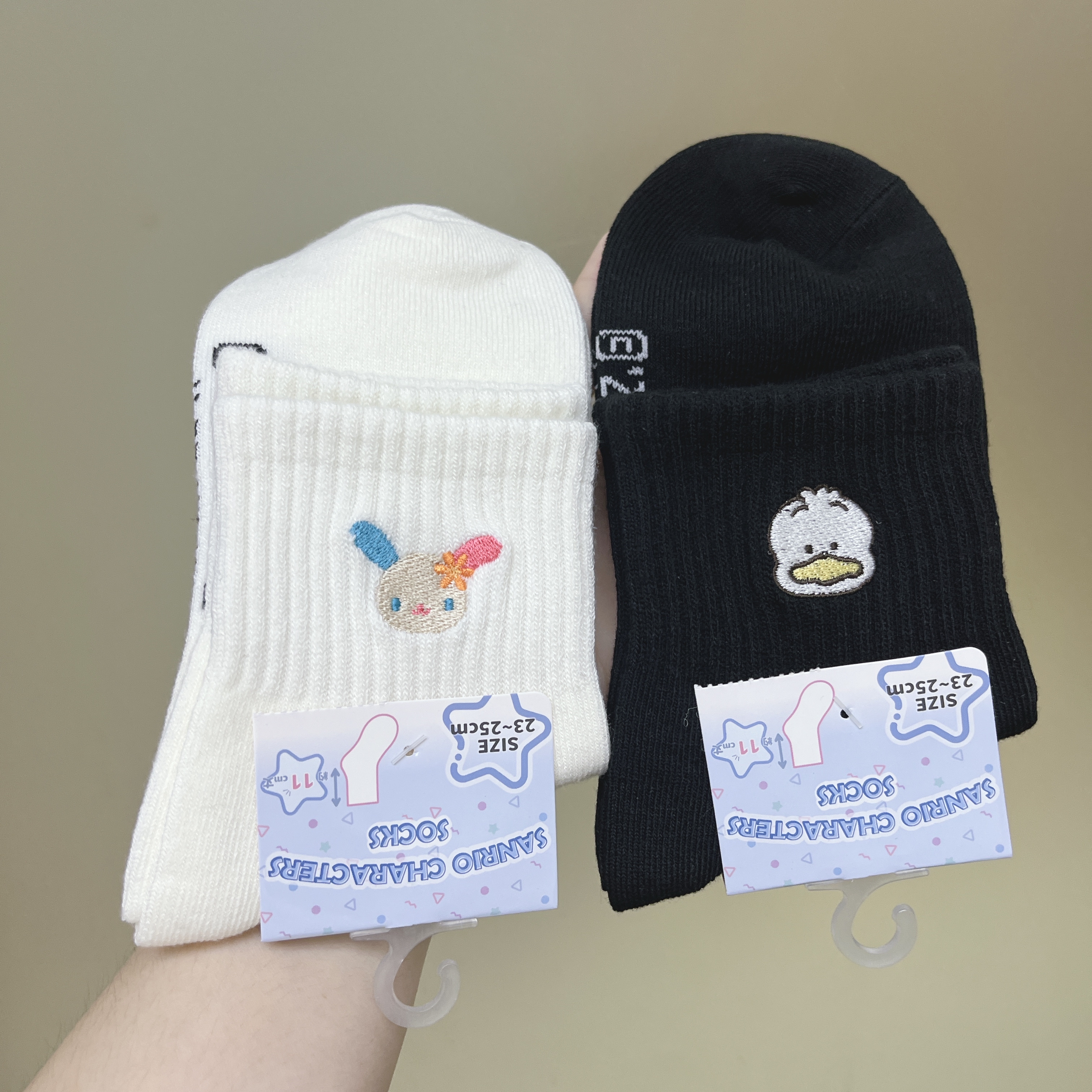 日本現貨📍Usahana/AP鴨刺繡圖案短襪