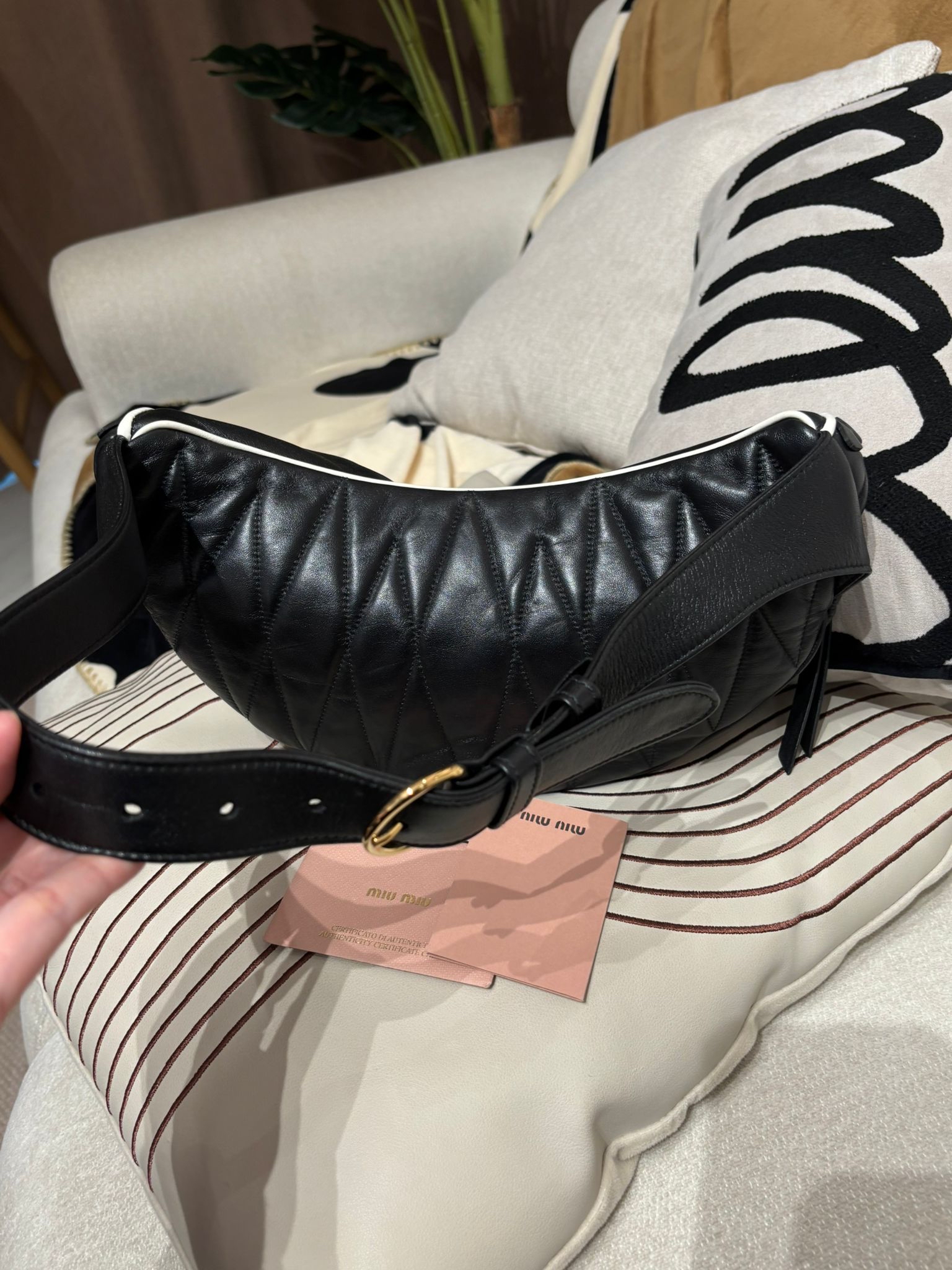 Miu Miu belt bag hobo 牛皮 100%Authentic ,98%new ✅card✅booklet✅塵袋