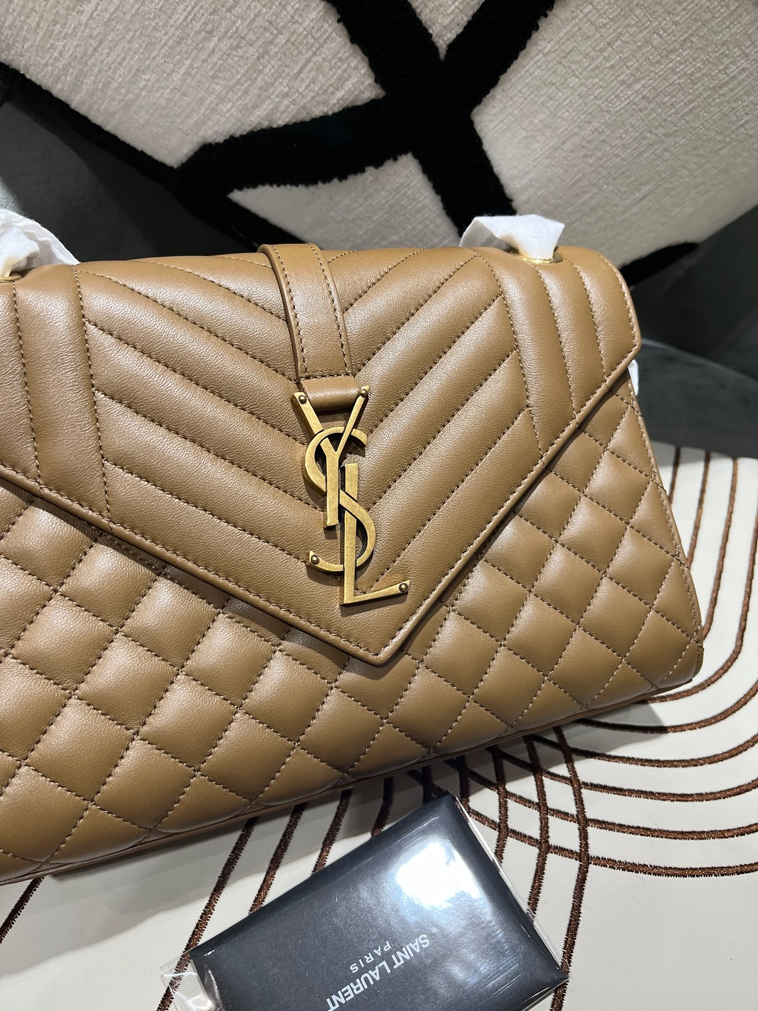 全新 YSL Envelope Medium Chain Bag 100%Authentic, Brand New 全新 ✅Tag✅Dust bag