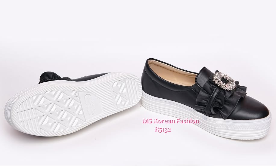 R5132 韓國🇰🇷閃石扣ruffle slipon