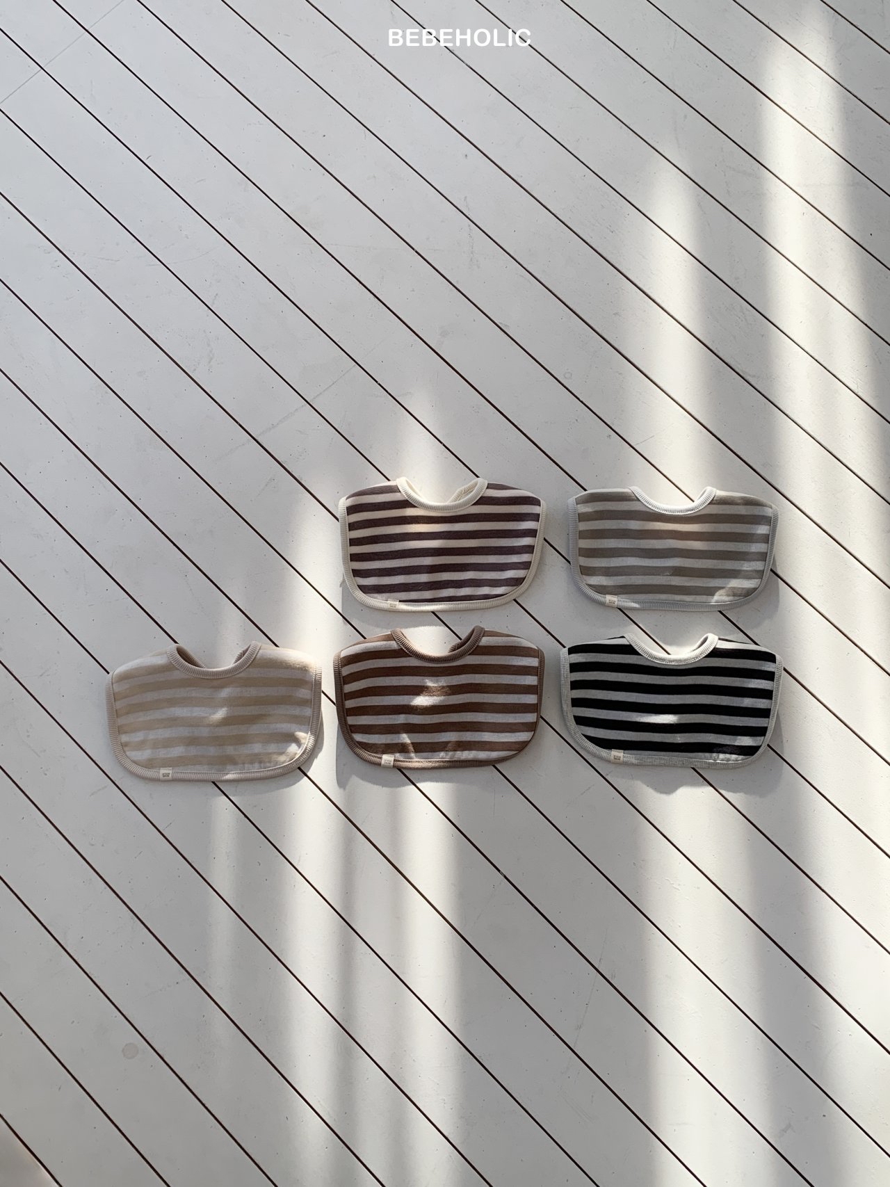 🌸預訂 韓國直送🌸🇰🇷BEBEHOLIC五色標籤條紋純色雙面毛圈口水圍兜