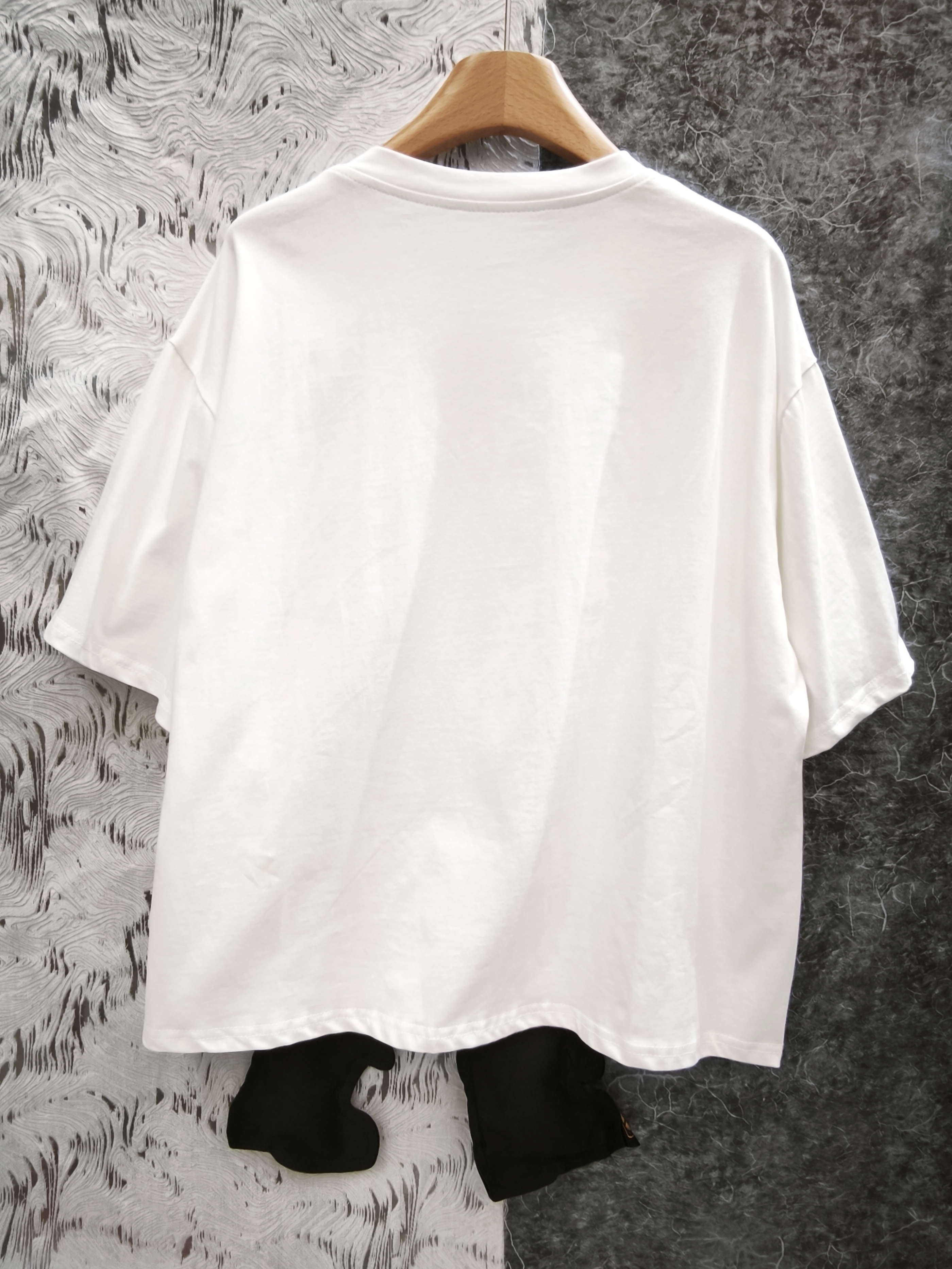 立體腳仔四眼妹T