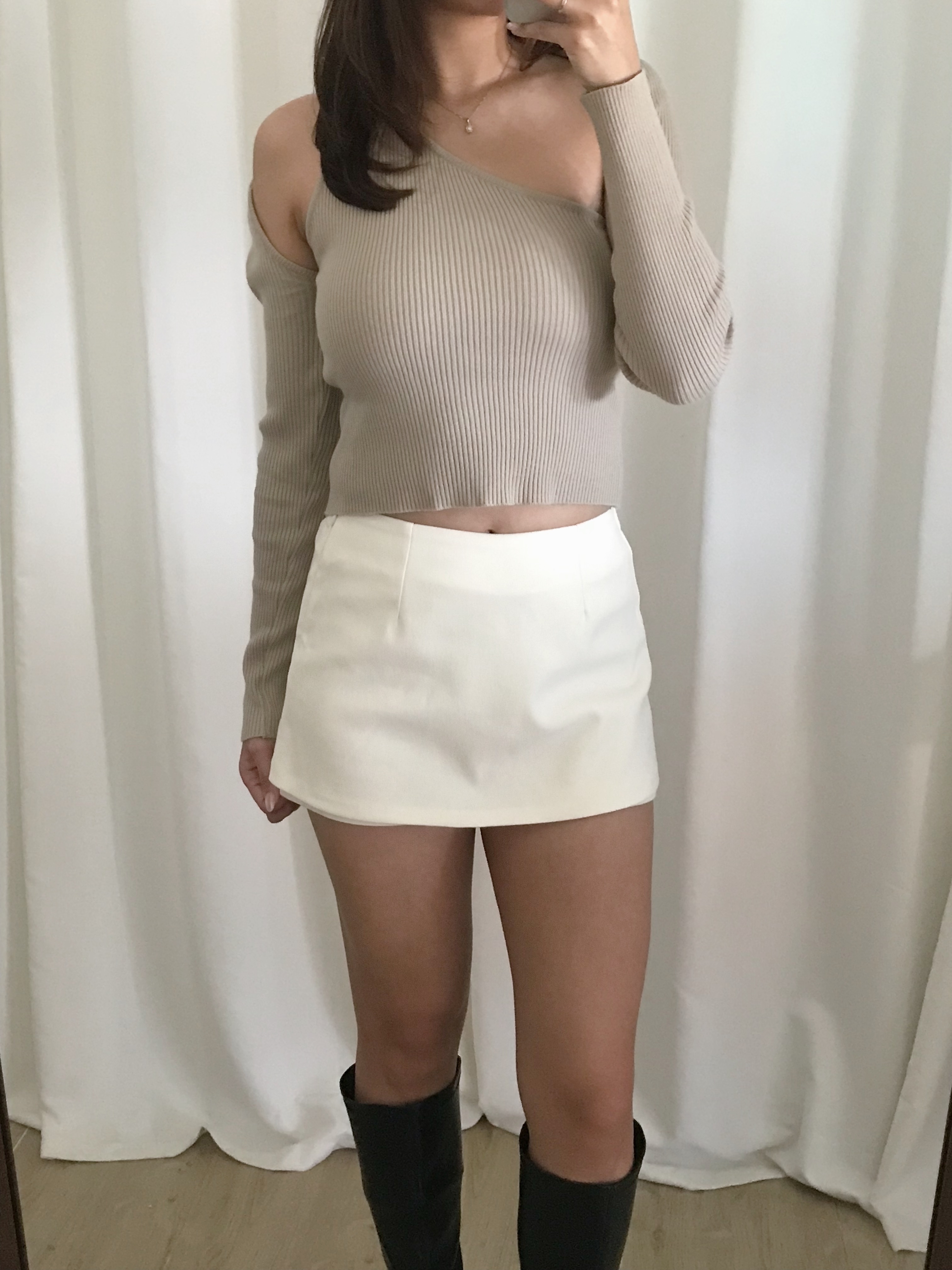 [顯鎖骨線條!]女人味坑紋斜肩兩件裝(兩色入)