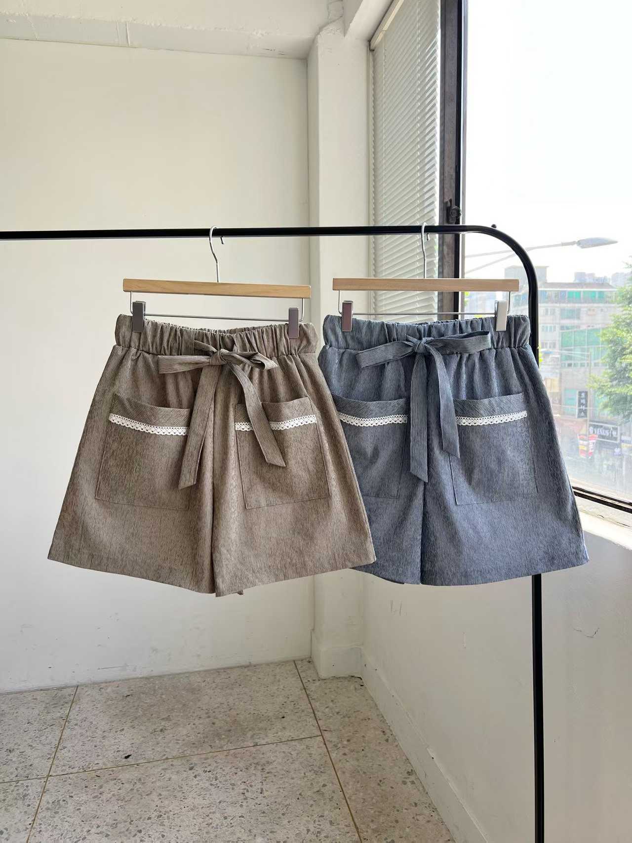 ＜限時預購＞超顯瘦 A 字條紋短褲 TW260307K02 《9/3截單，預計4月中旬到港》