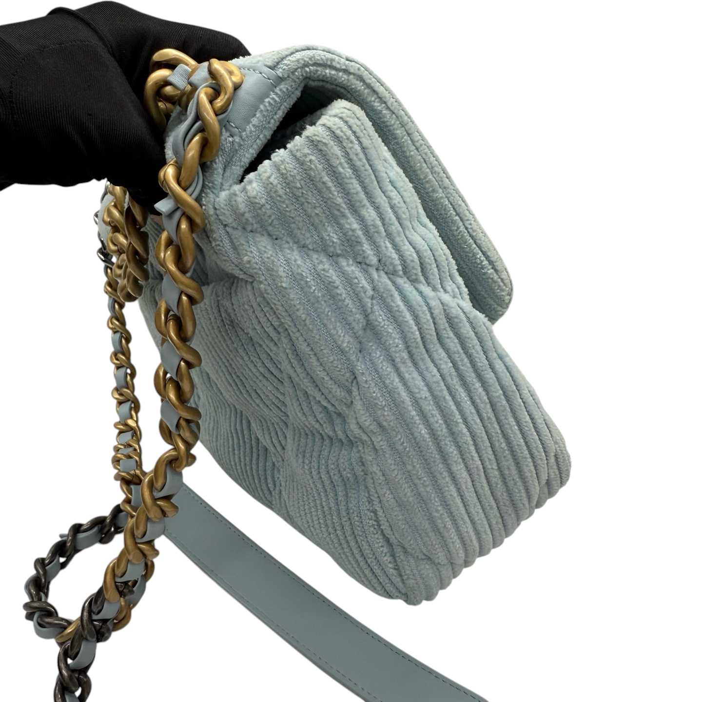 Pre-Owned CHANEL Corduroy Quilted Medium 19 Bag / Product Code: 26051502