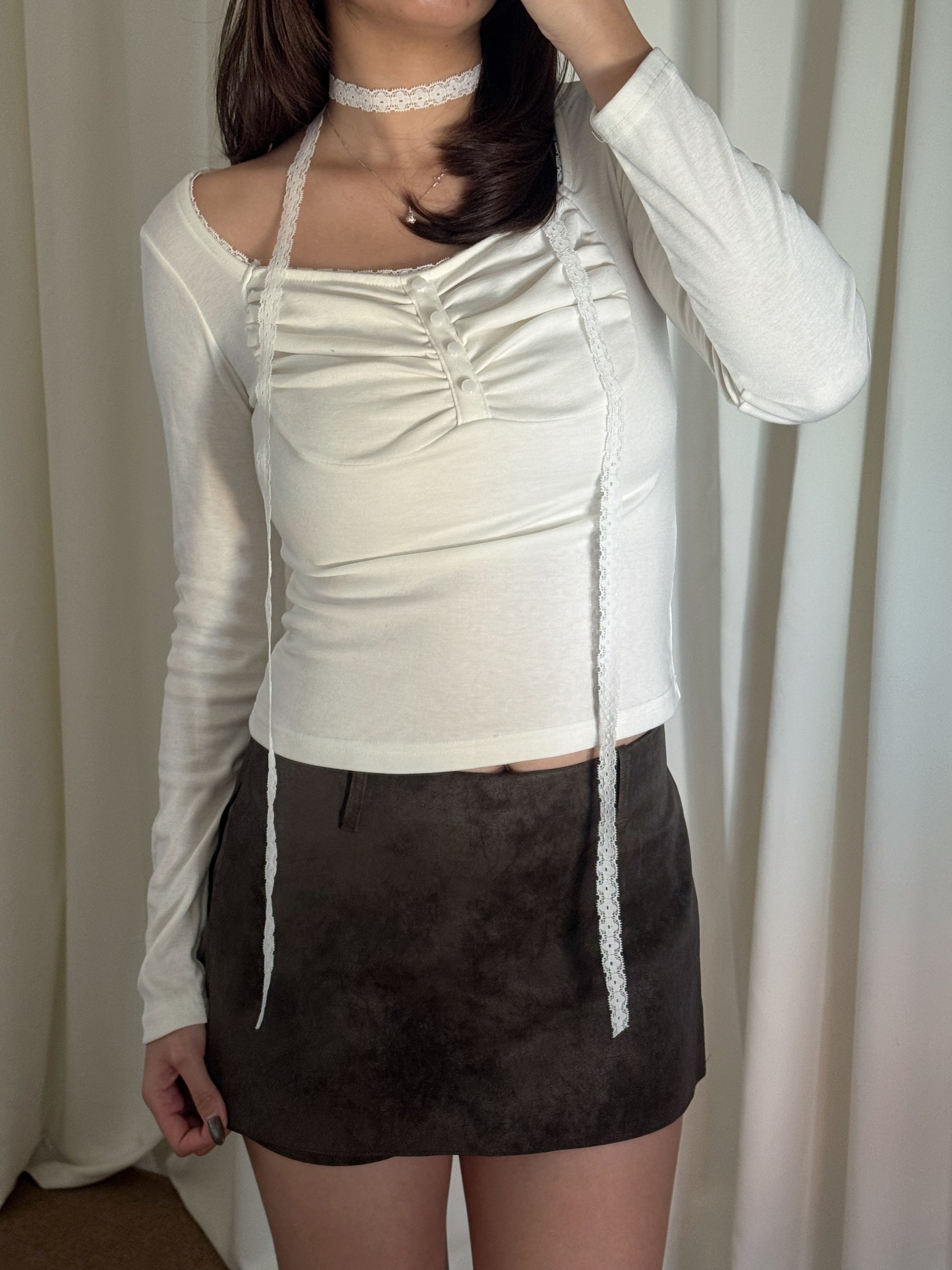 蕾絲皺褶頸帶長袖上衣