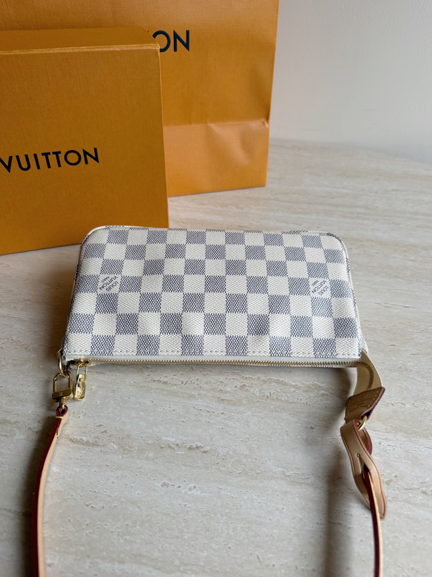 【預訂貨品】LV白棋盤格麻將包