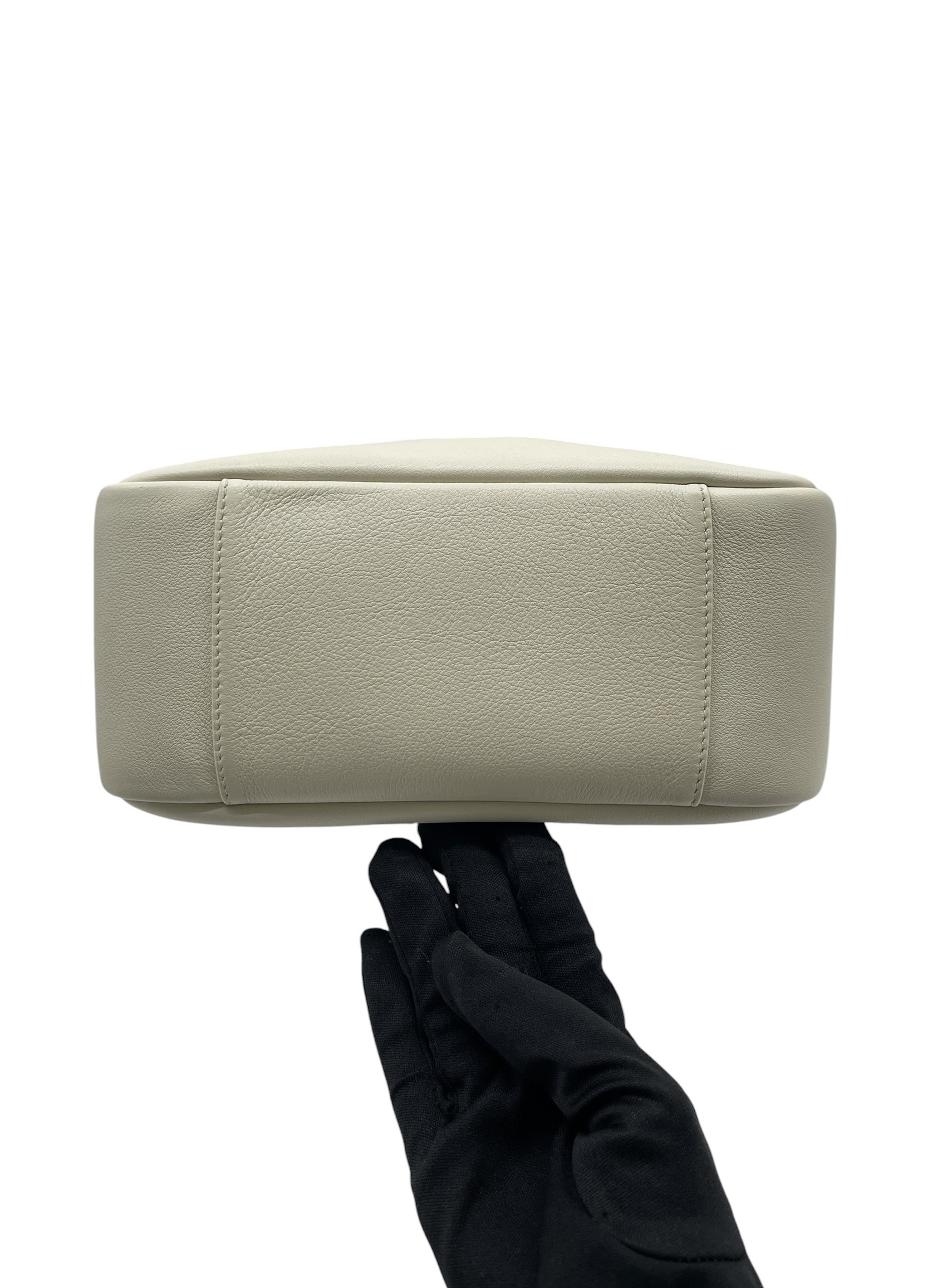 Pre-owned YSL  Le 5 à 7 / Product Code: 072907