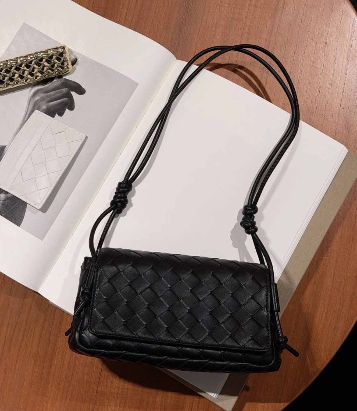 新款🆕 訂貨📮BV 黑色編織 Notturno Bag Size 21x11x9cm