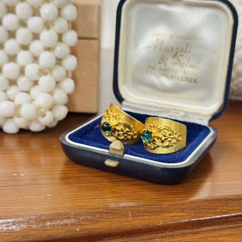 Vintage C.a. 1950-70s from Germany Emerald Rhinestone Golden Clip Earrings (B108)