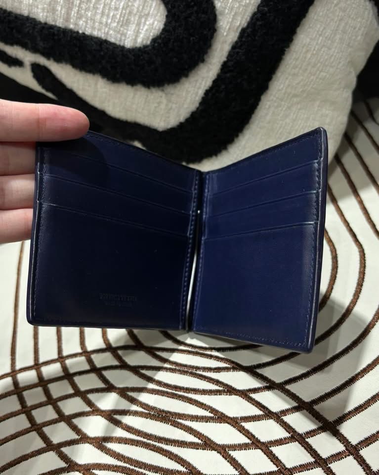 Bottega Veneta Bv wallet 100%Authentic,98%new✅dust bag 