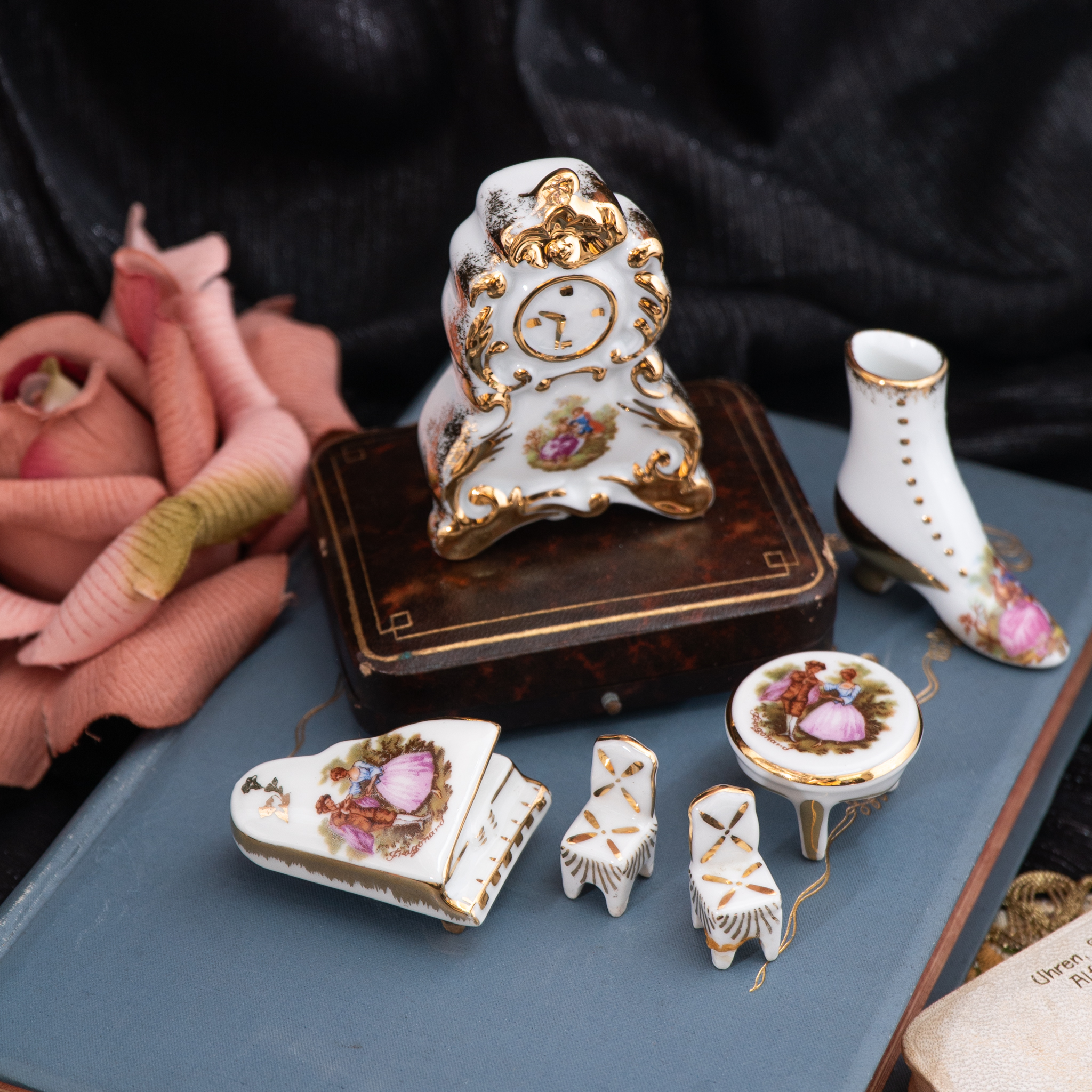 Vintage Mid-Century French Limoges White Porcelain Romantic Courting couple Miniature -  Boot (MT1984)