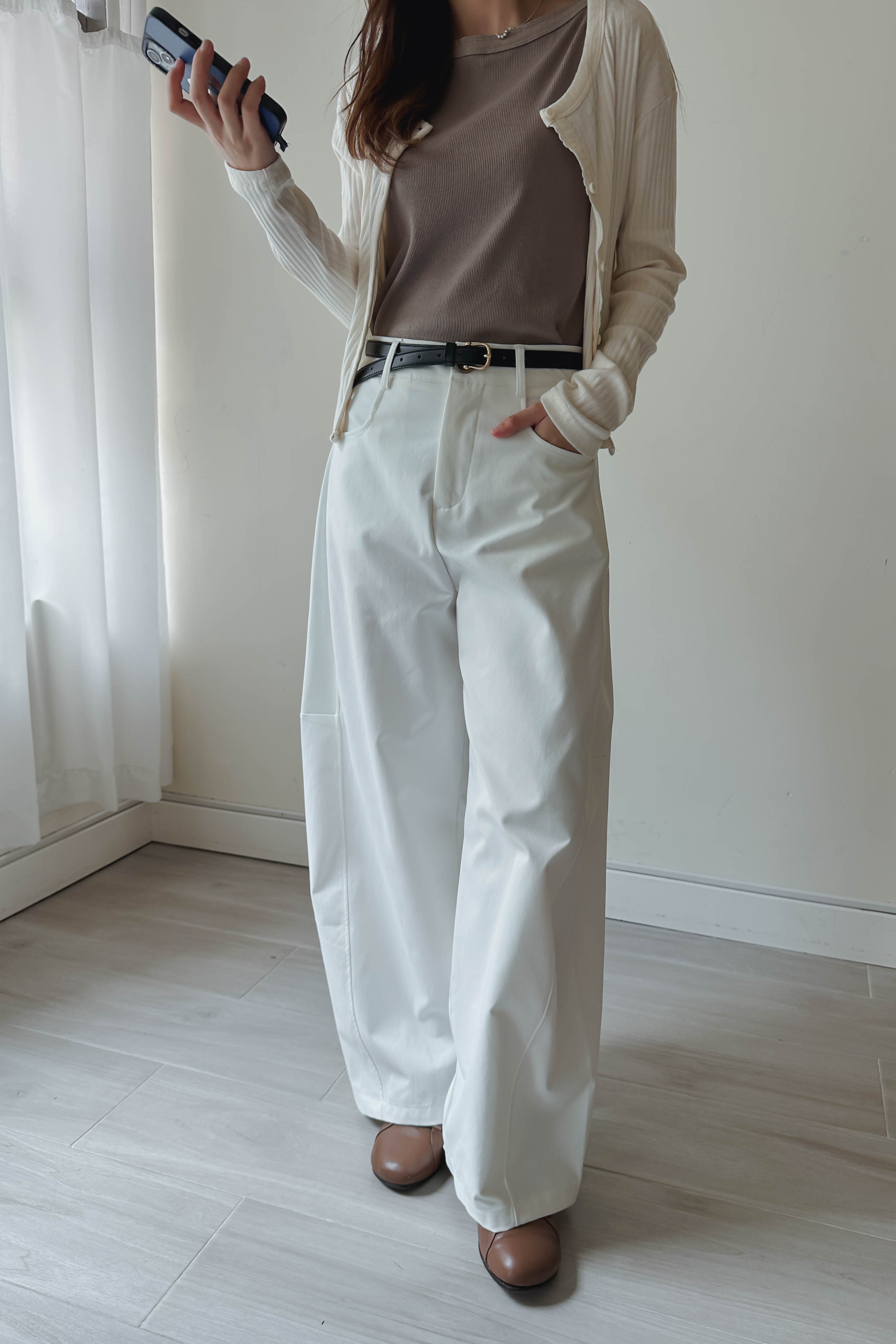 米白圓弧落地氣球褲