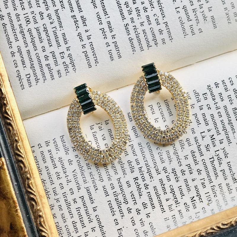C.a. 1980s Emerald Green Baguette Glass Rhinestone Curved Loop Clip Earrings(MT1767)
