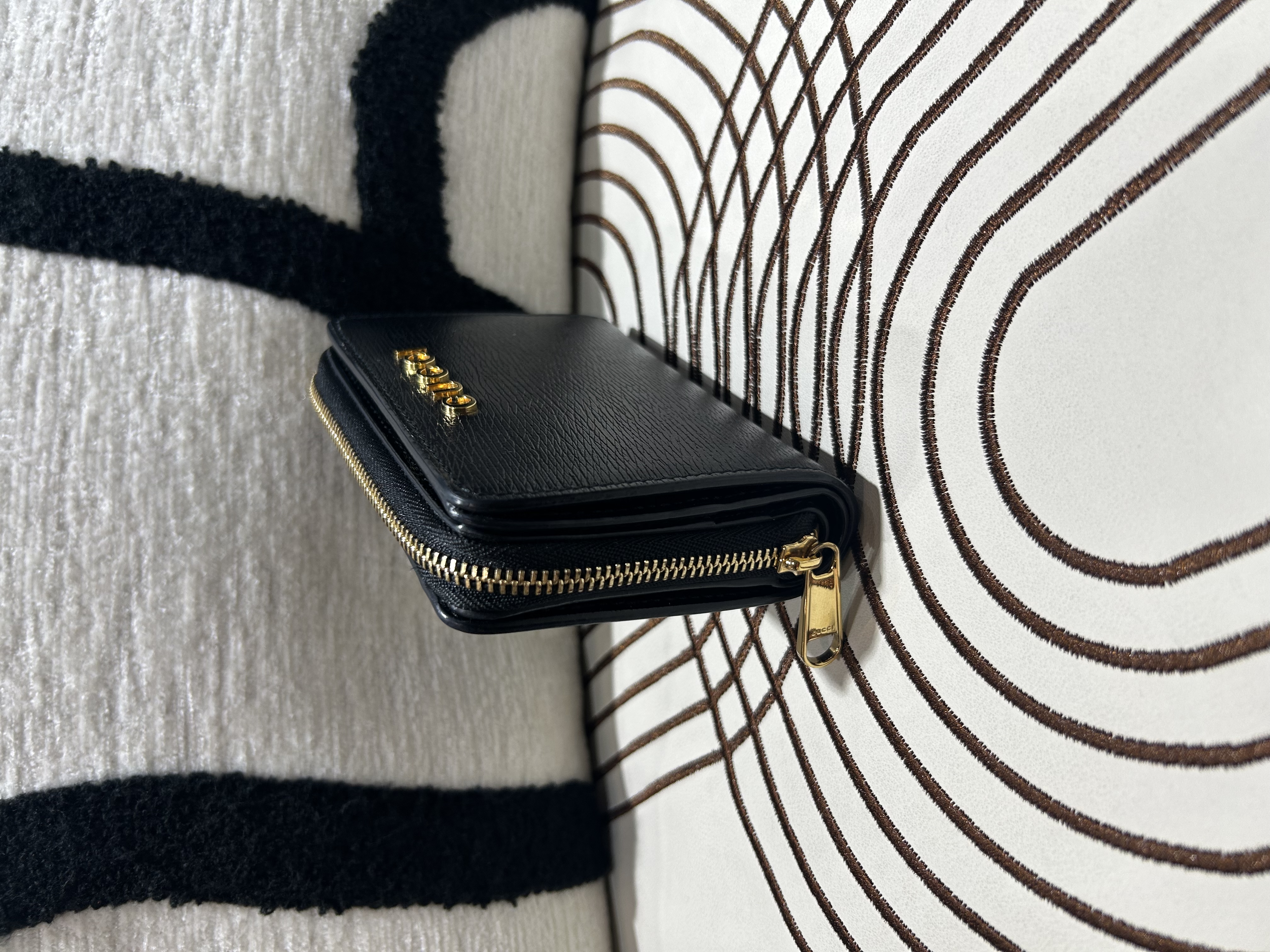 Gucci Short Wallet 黑色金扣牛皮 100%Authentic, 99%New