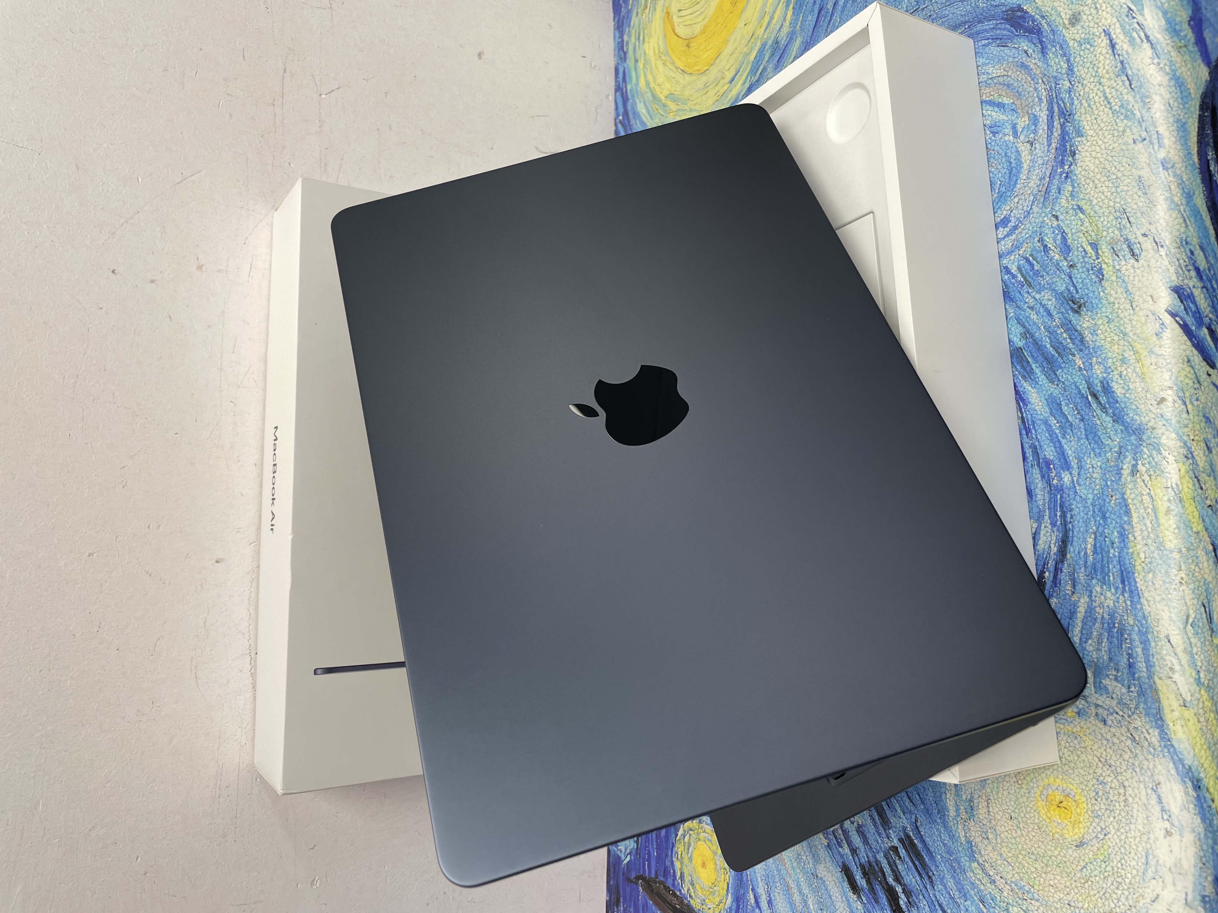 #5822 Apple MacBook Air M2 CPU 8GB Ram 512GB SSD